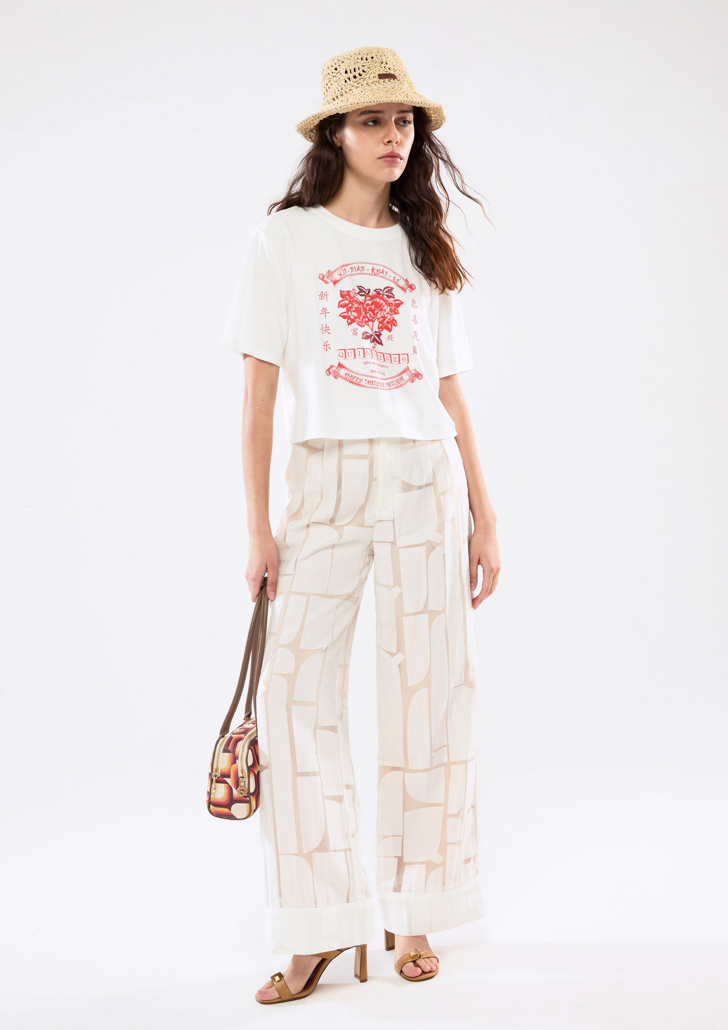 เสื้อยืดแขนสั้นพิมพ์ลาย