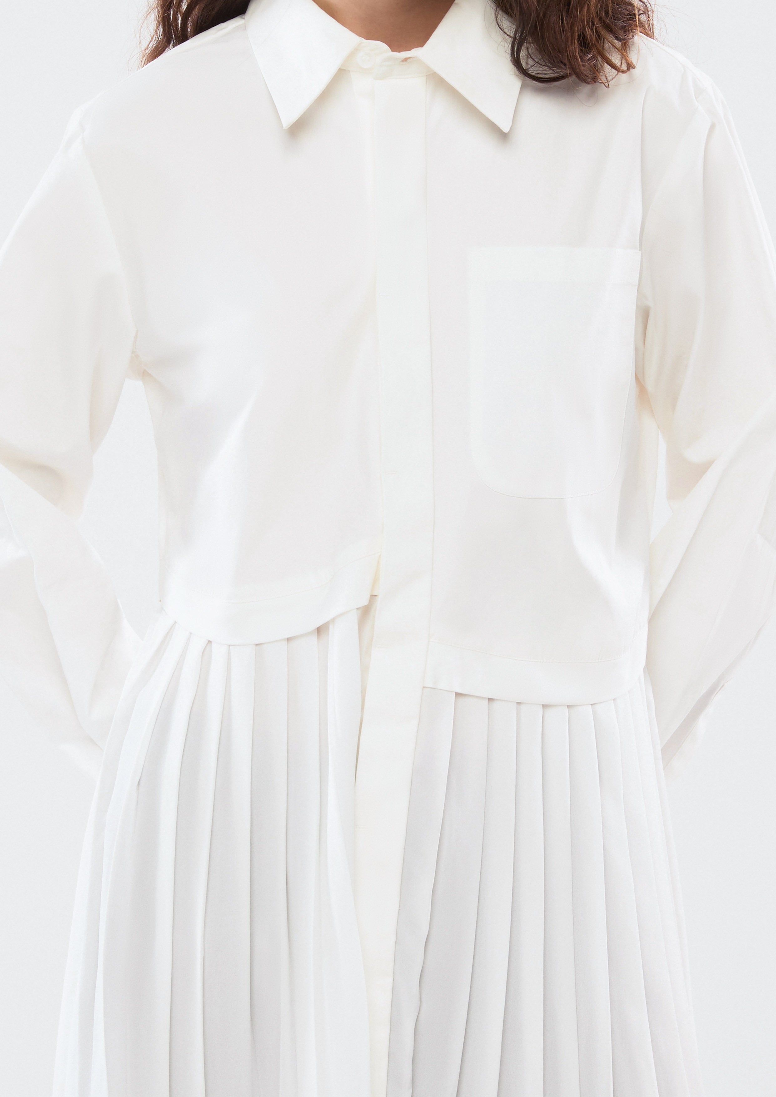 เสื้อเชิ้ตแขนยาวโอเวอร์เลย์ผ้าพลีท