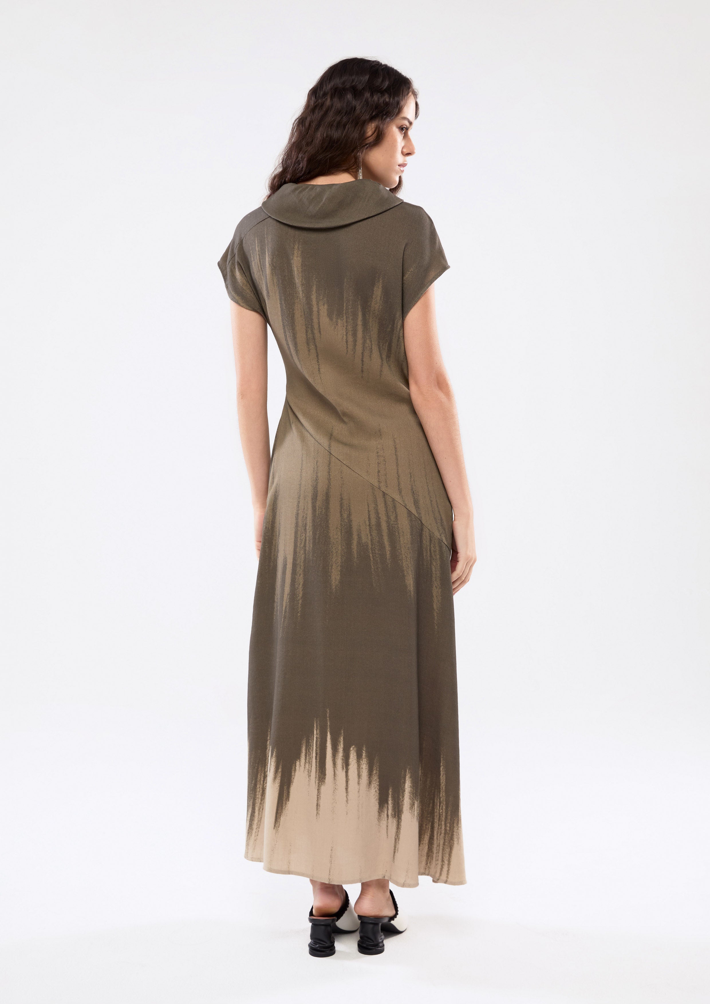 เดรสพิมพ์ลายจับเดรปด้านข้าง