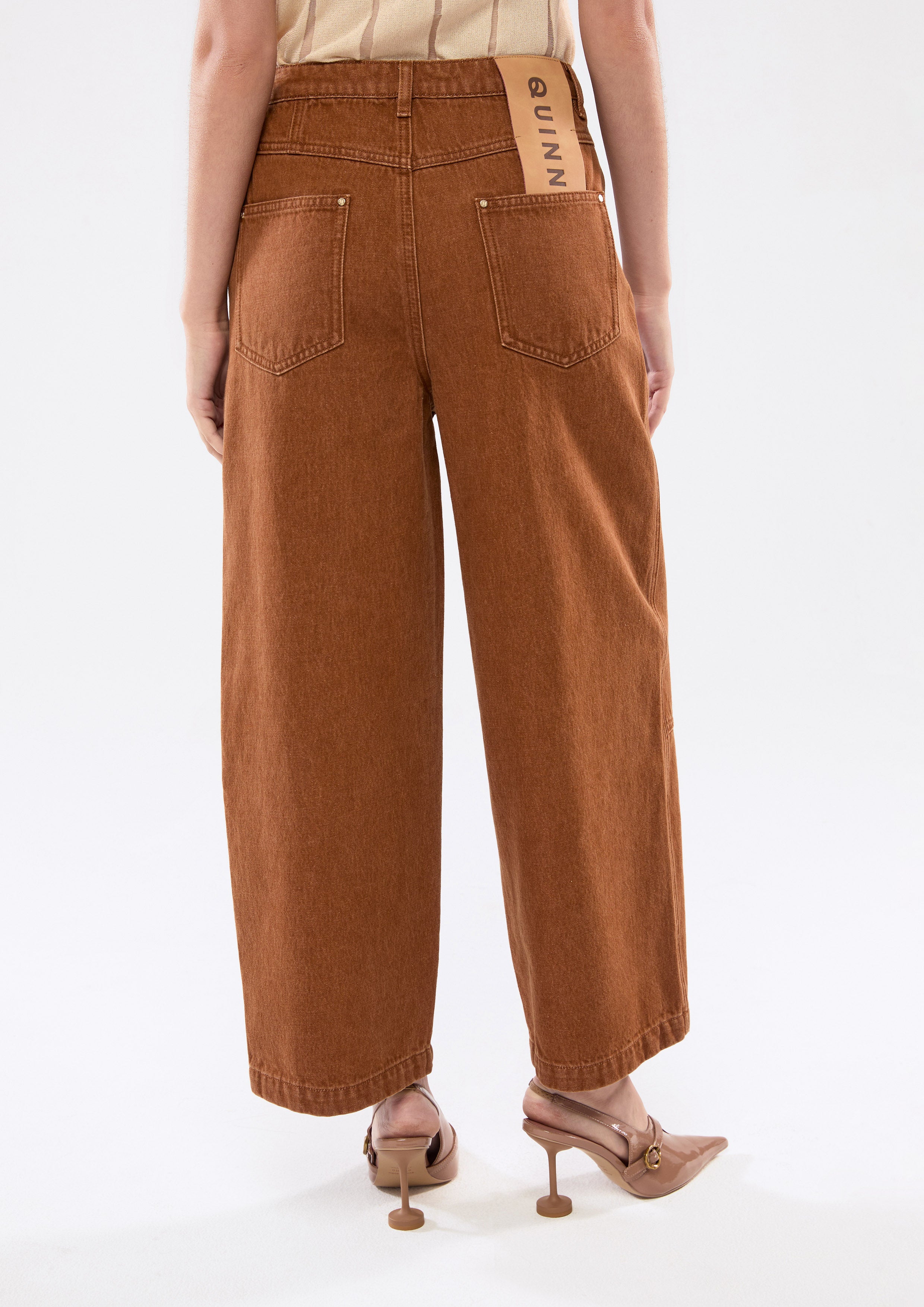 กางเกงเดนิมขากว้างทรงคาร์เพนเทอร์