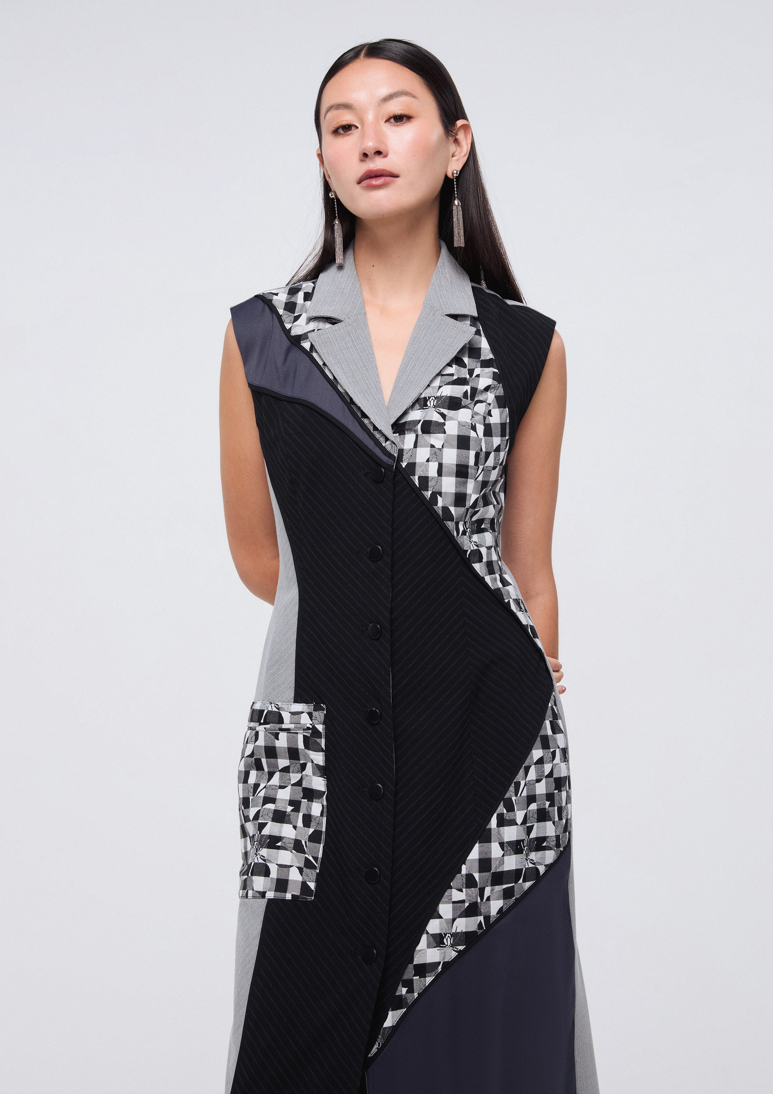 เดรสมิดิแพทช์เวิร์กแขนกุด