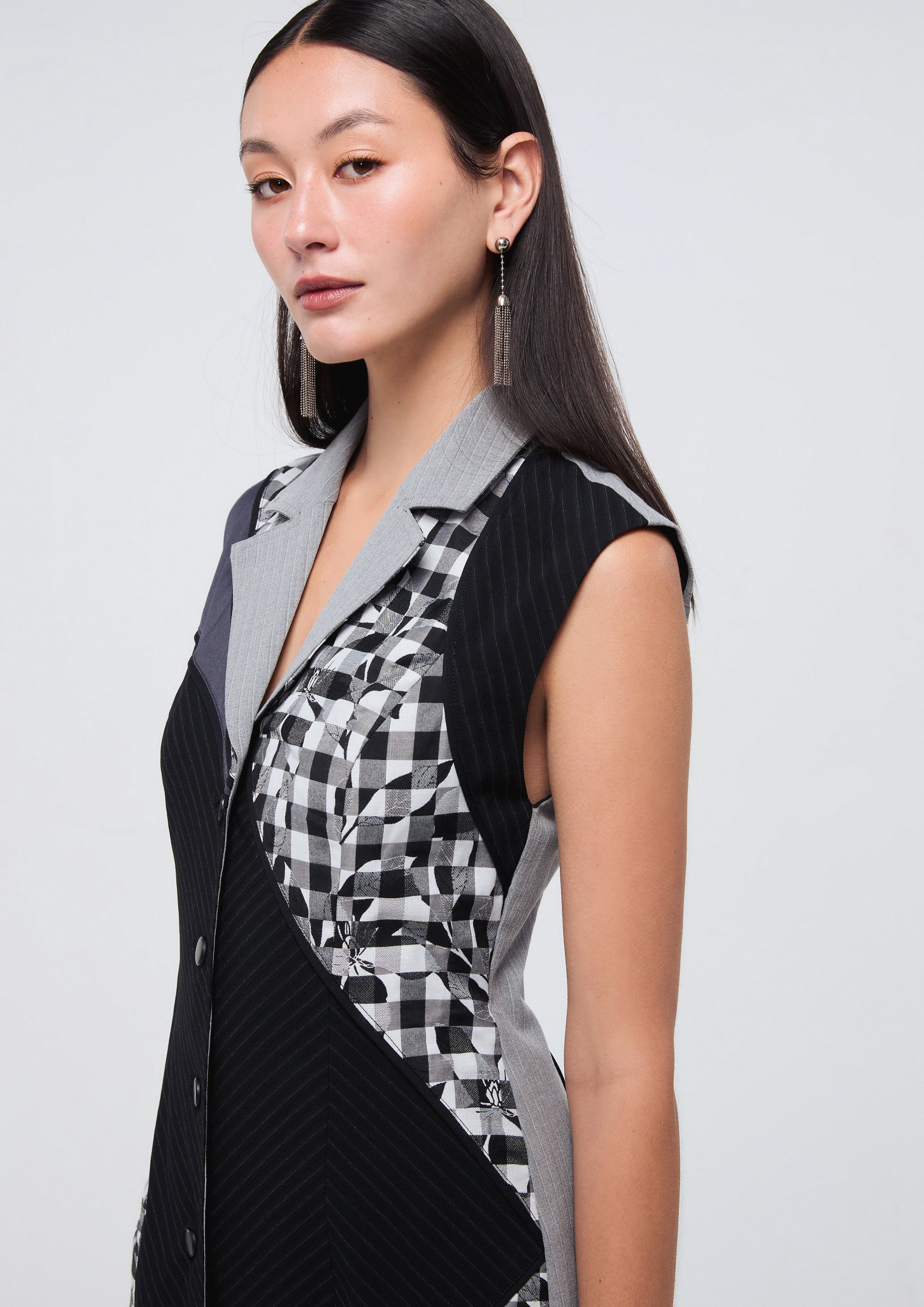 เดรสมิดิแพทช์เวิร์กแขนกุด