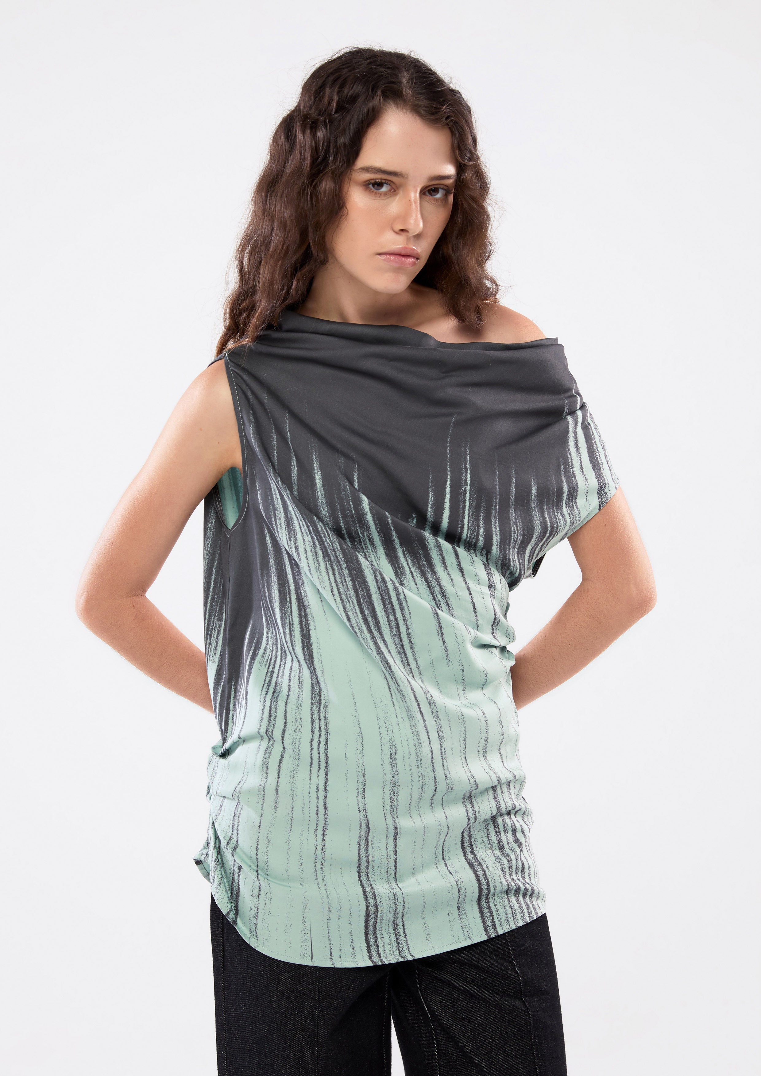 เสื้อปาดไหล่พิมพ์ลาย