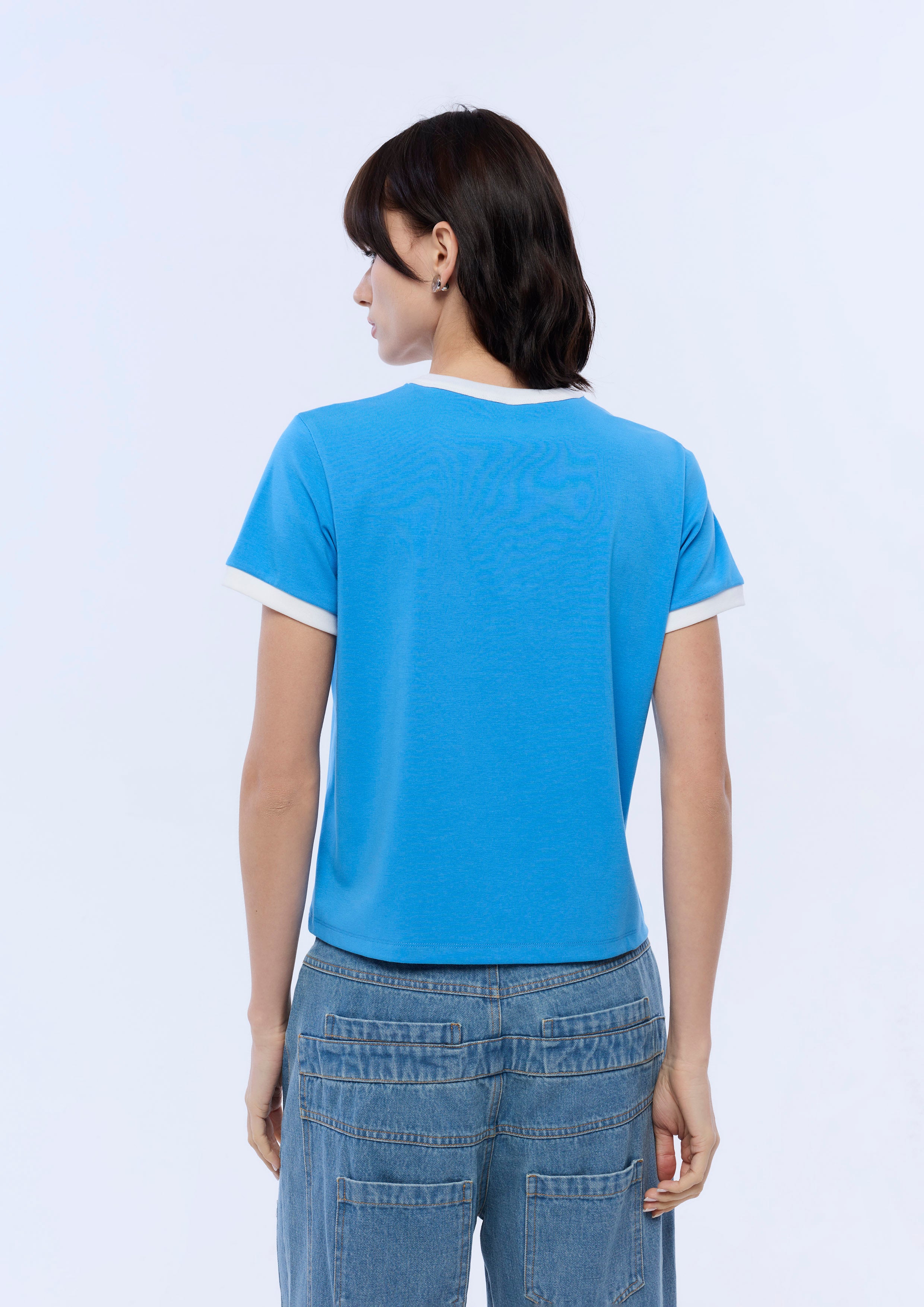 เสื้อยืดแขนสั้นปักลาย Quinn Star