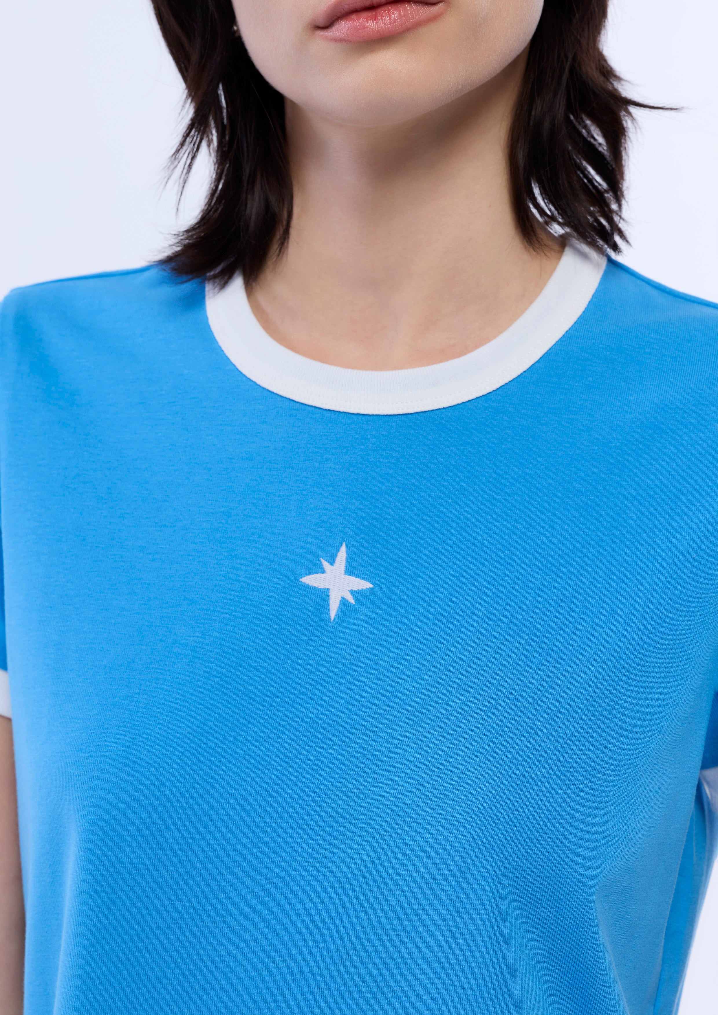 เสื้อยืดแขนสั้นปักลาย Quinn Star