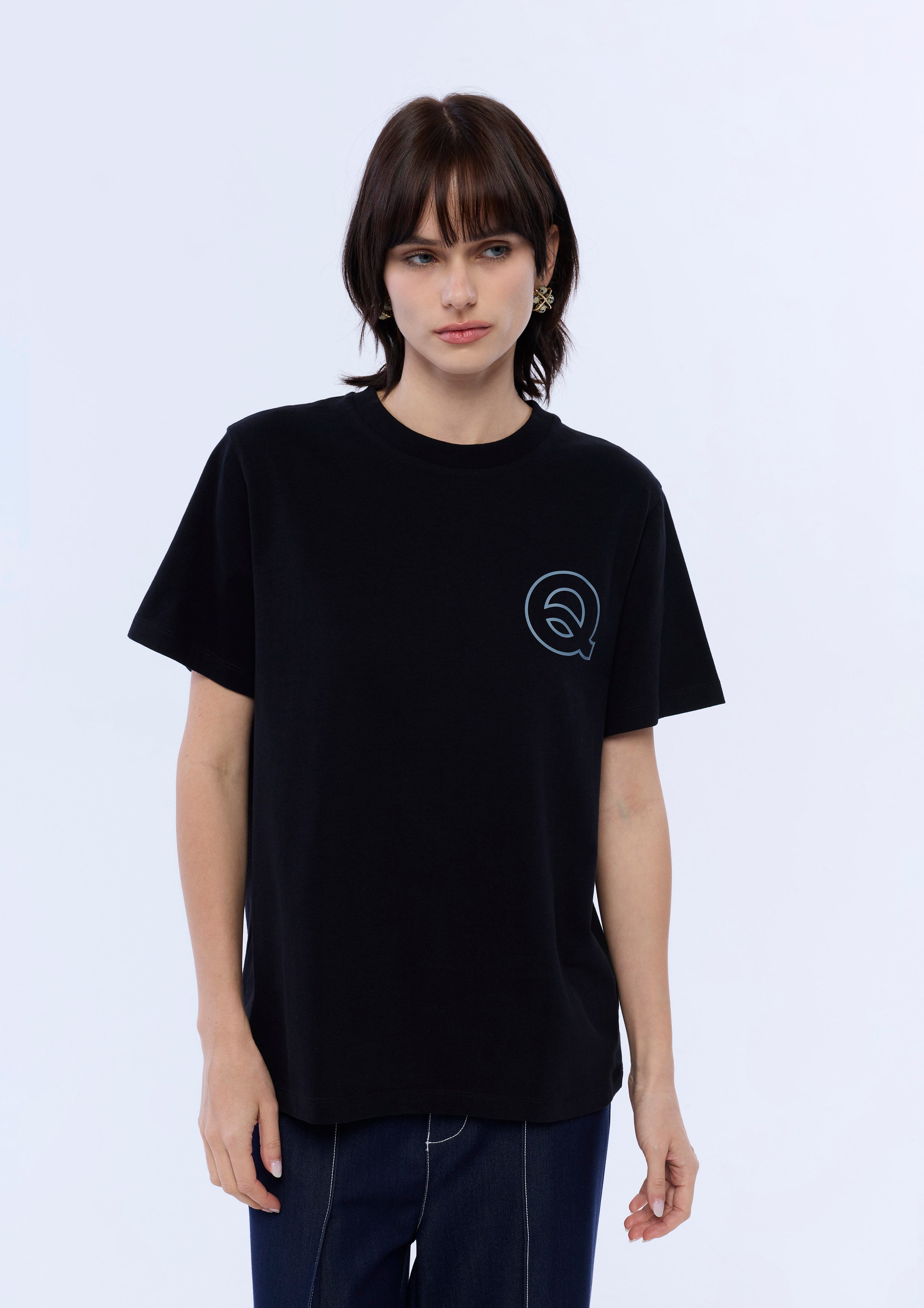 เสื้อยืดแขนสั้นพิมพ์ลายโลโก้