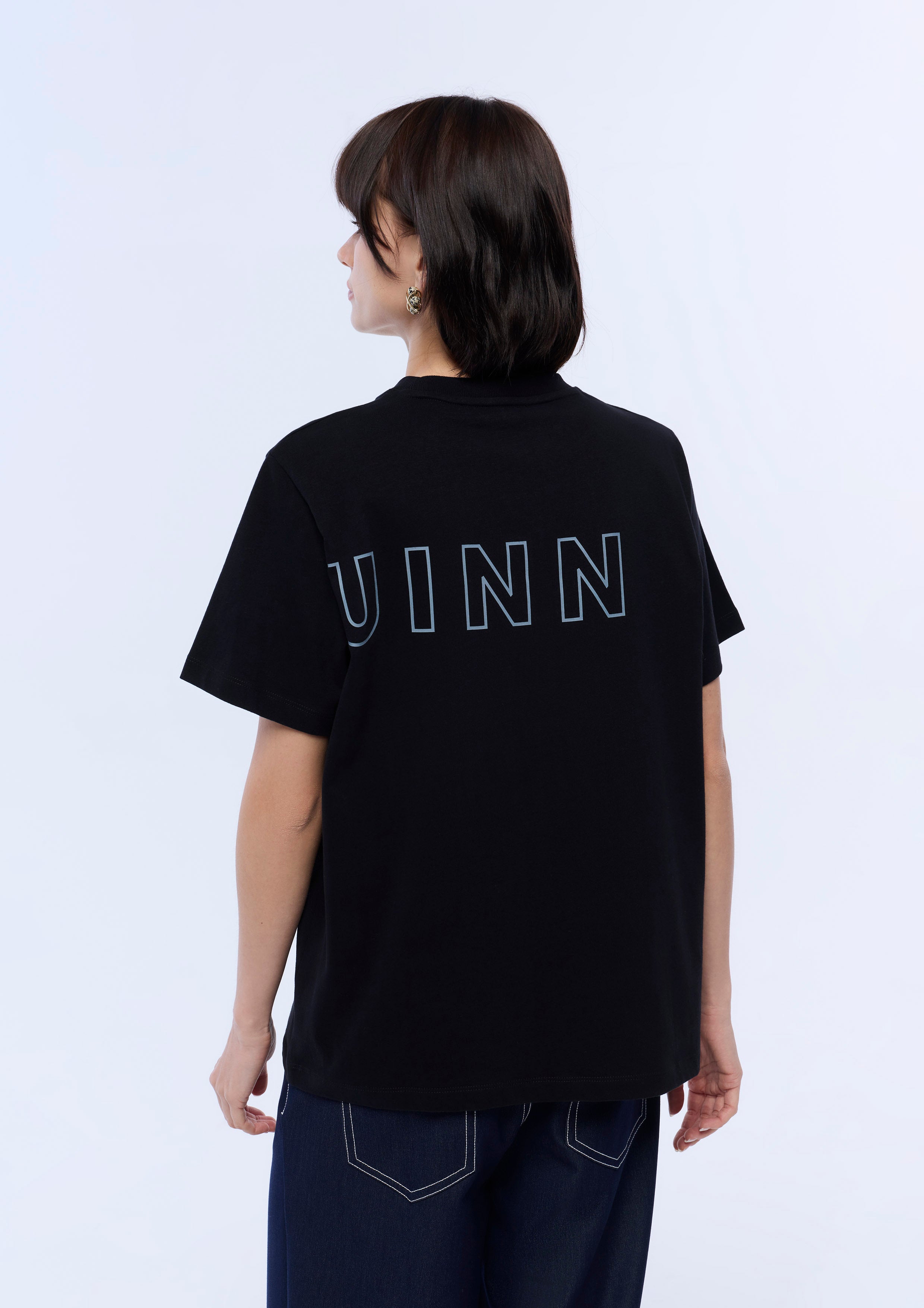เสื้อยืดแขนสั้นพิมพ์ลายโลโก้