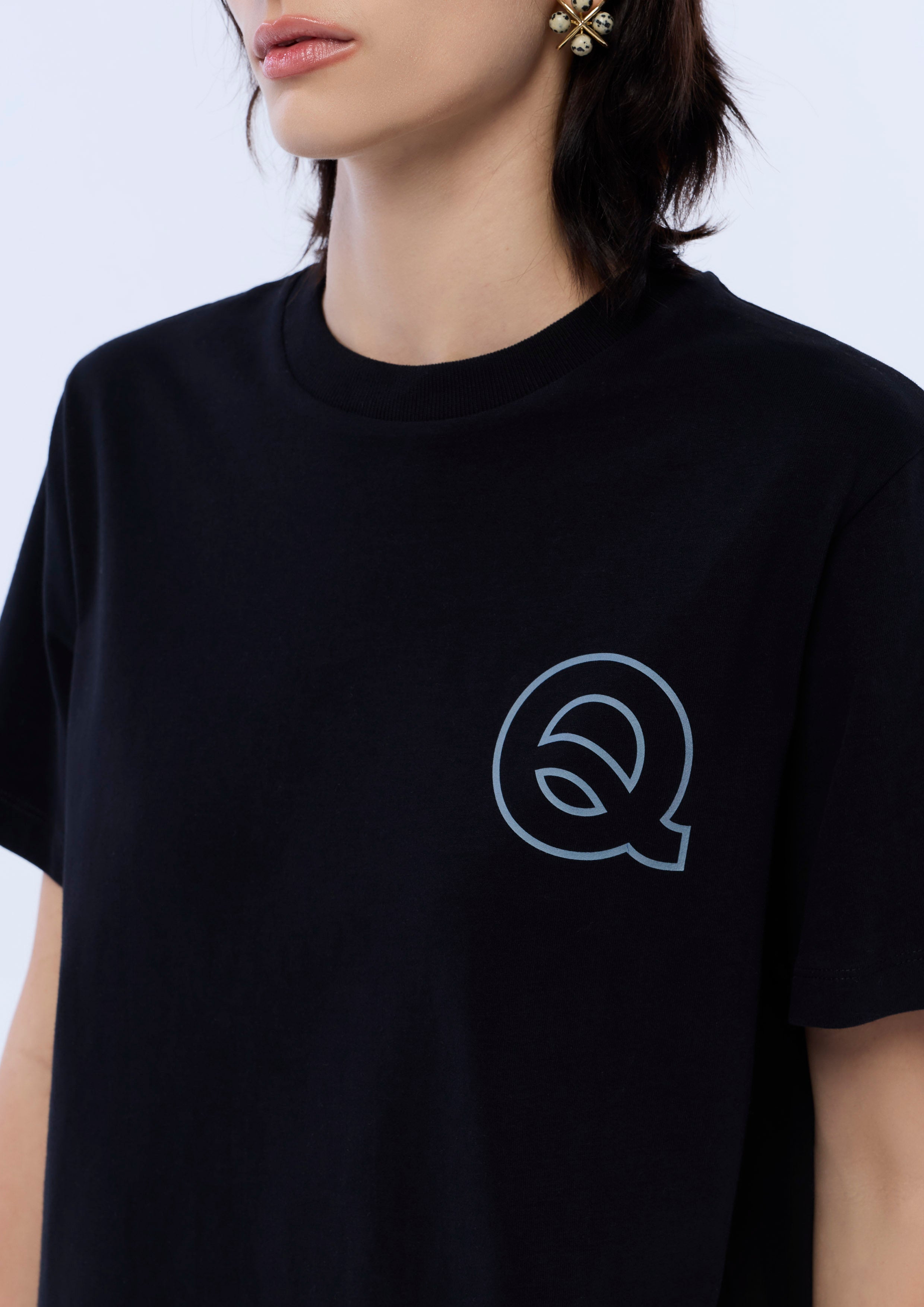 เสื้อยืดแขนสั้นพิมพ์ลายโลโก้