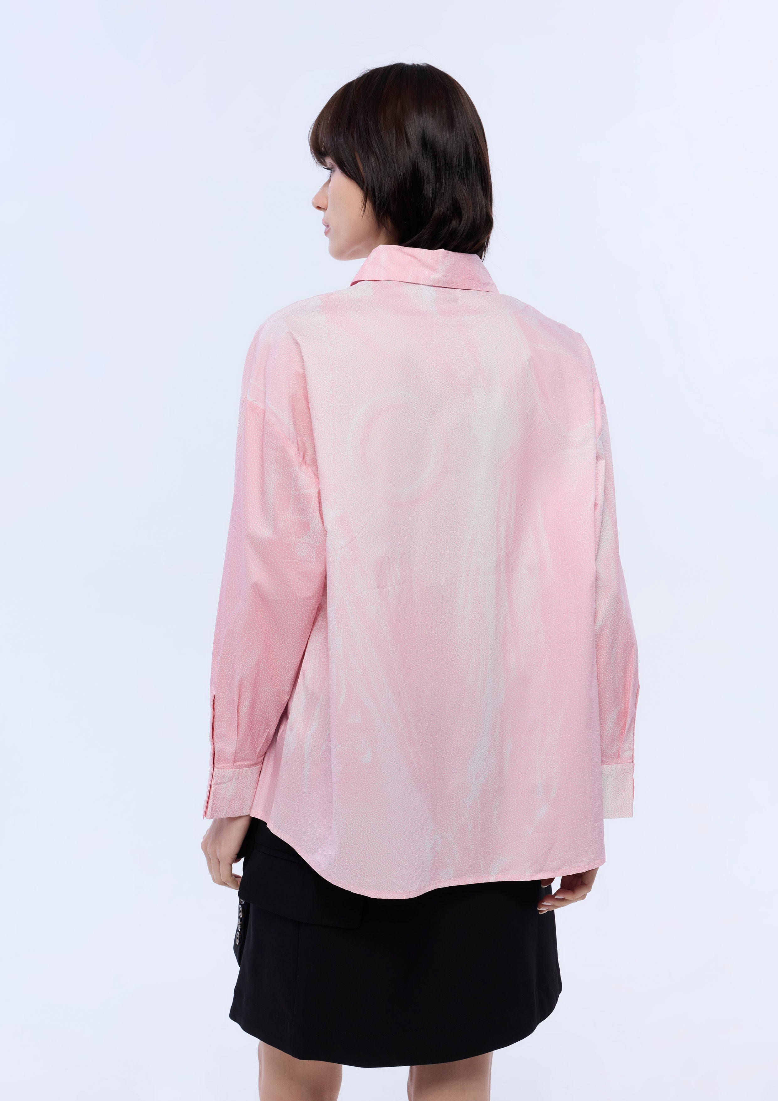 เสื้อเชิ้ตแขนยาวพิมพ์ลาย