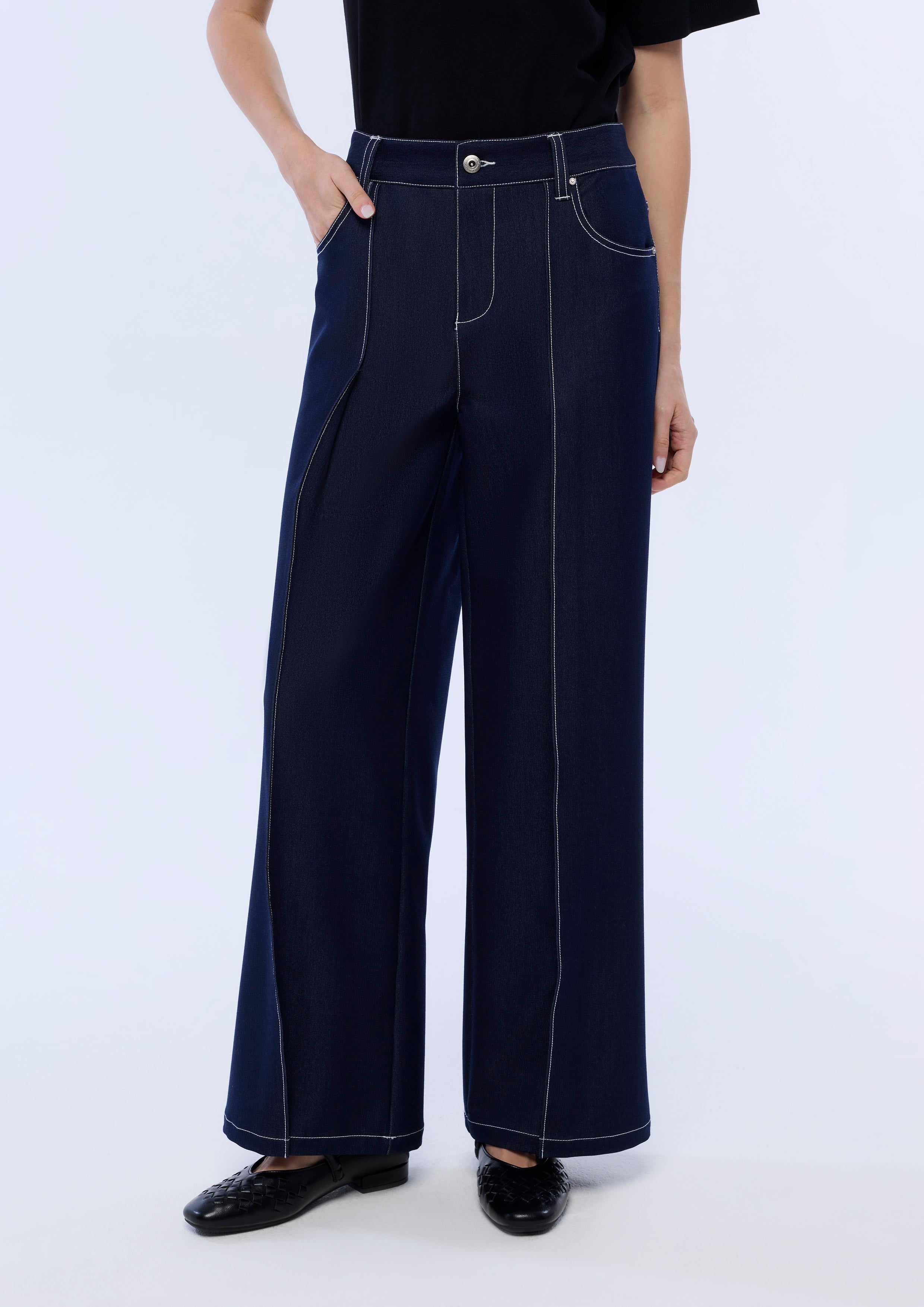 Contrast Trim Straight Leg Denim Pants