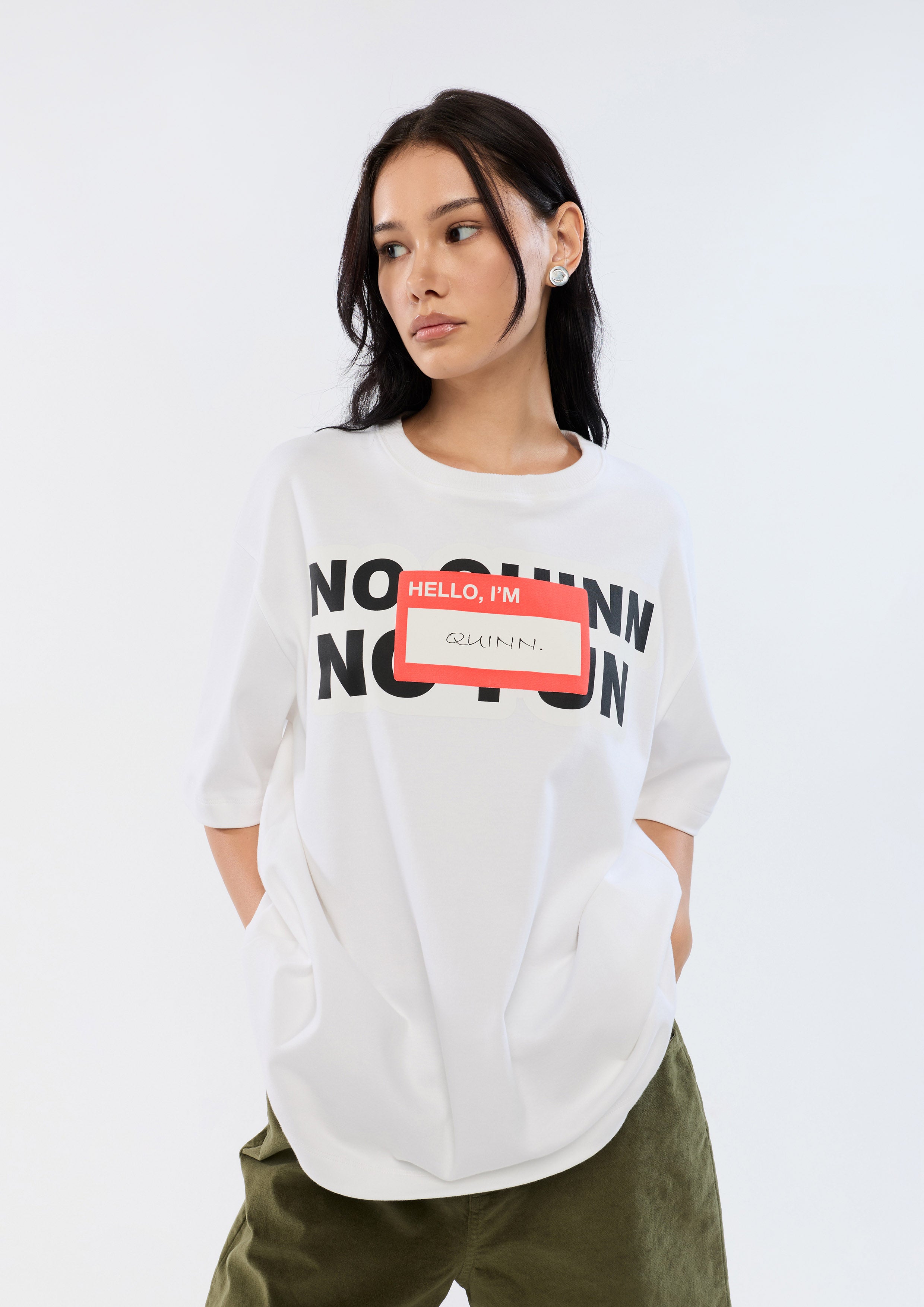 เสื้อยืดโอเวอร์ไซส์แขนสั้นพิมพ์ลายกราฟฟิค