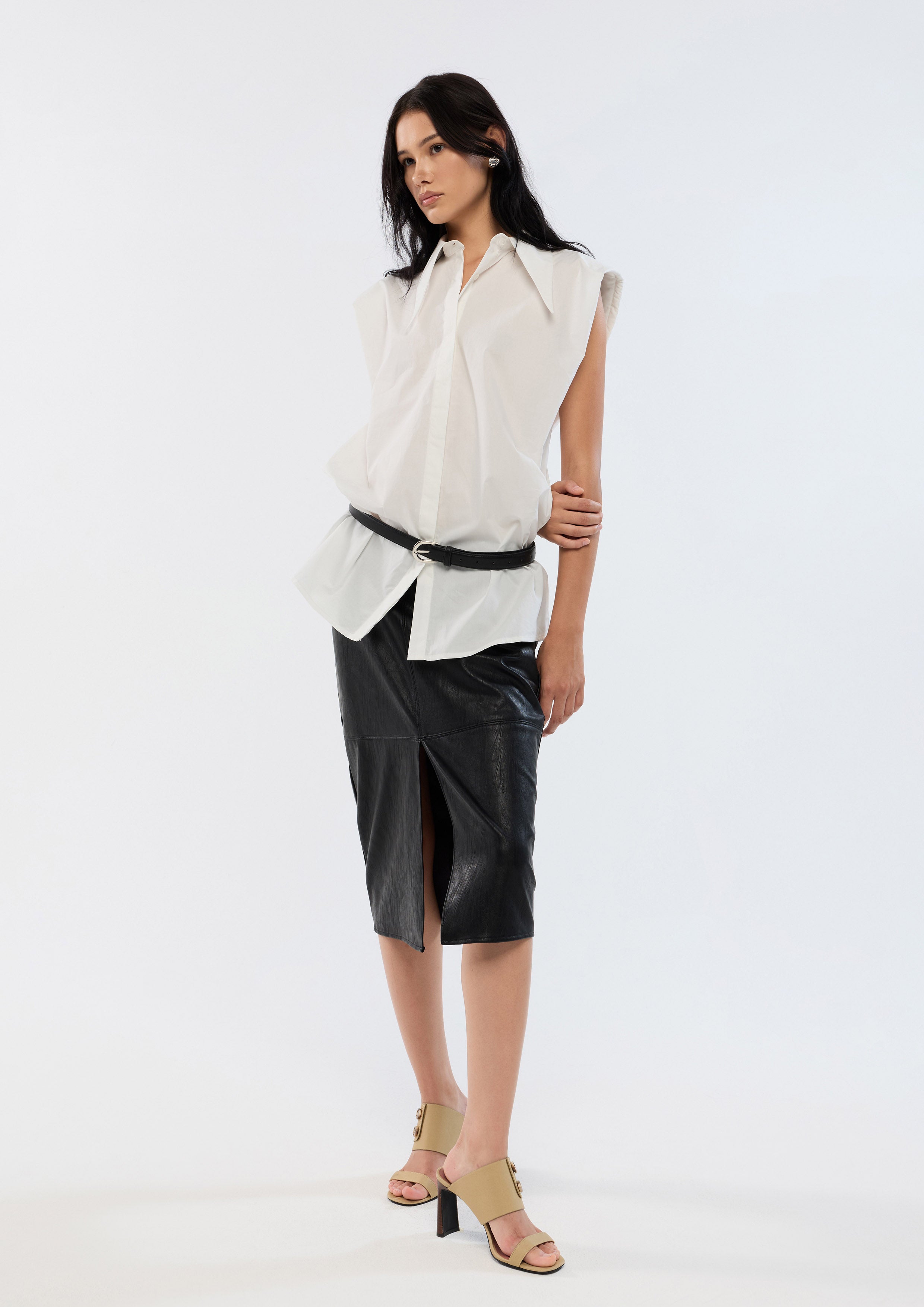 Point Collar Top With Belt
