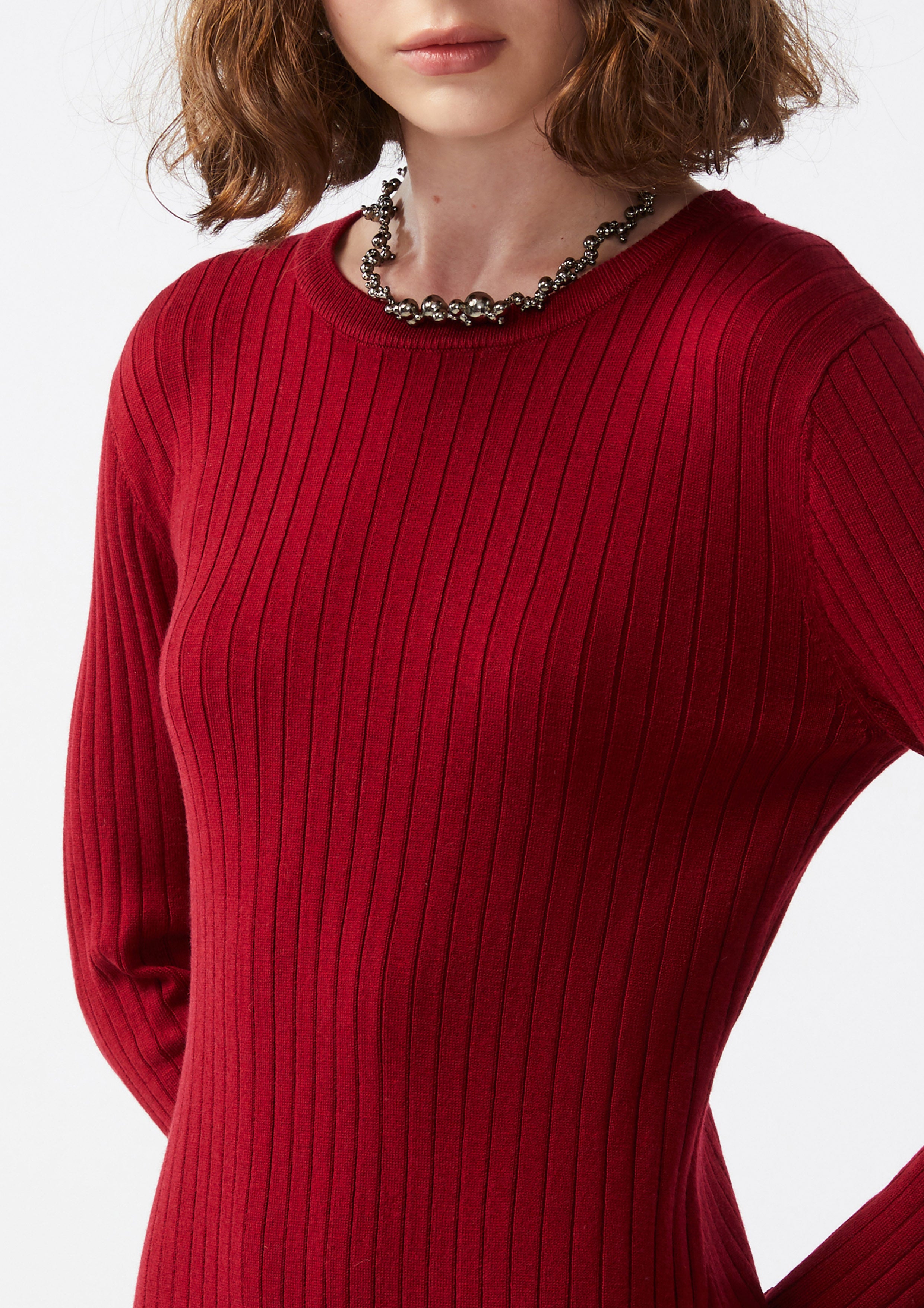 เดรสคลุมเข่าผ้านิต