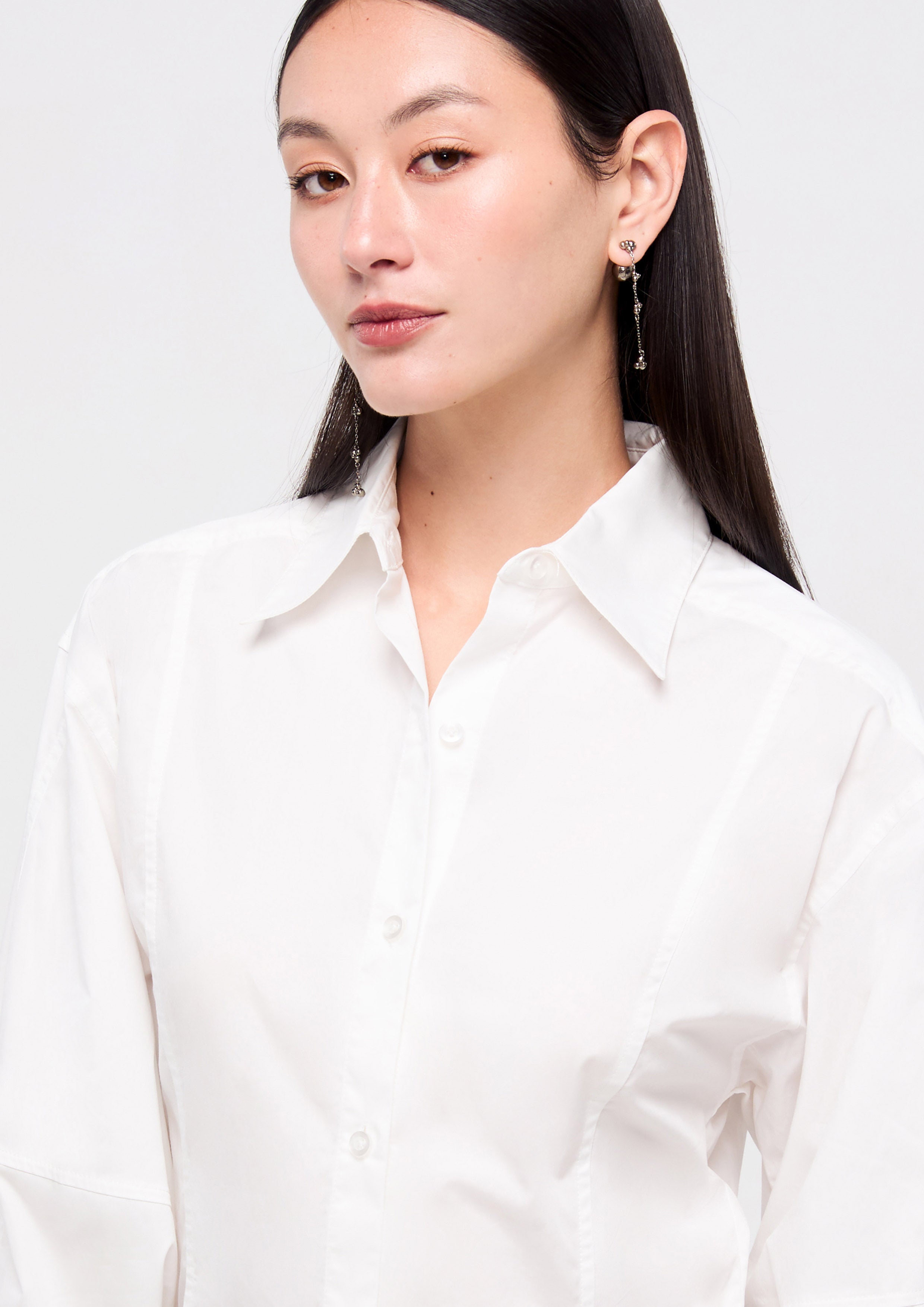 เสื้อเชิ้ตแขนพองยาว