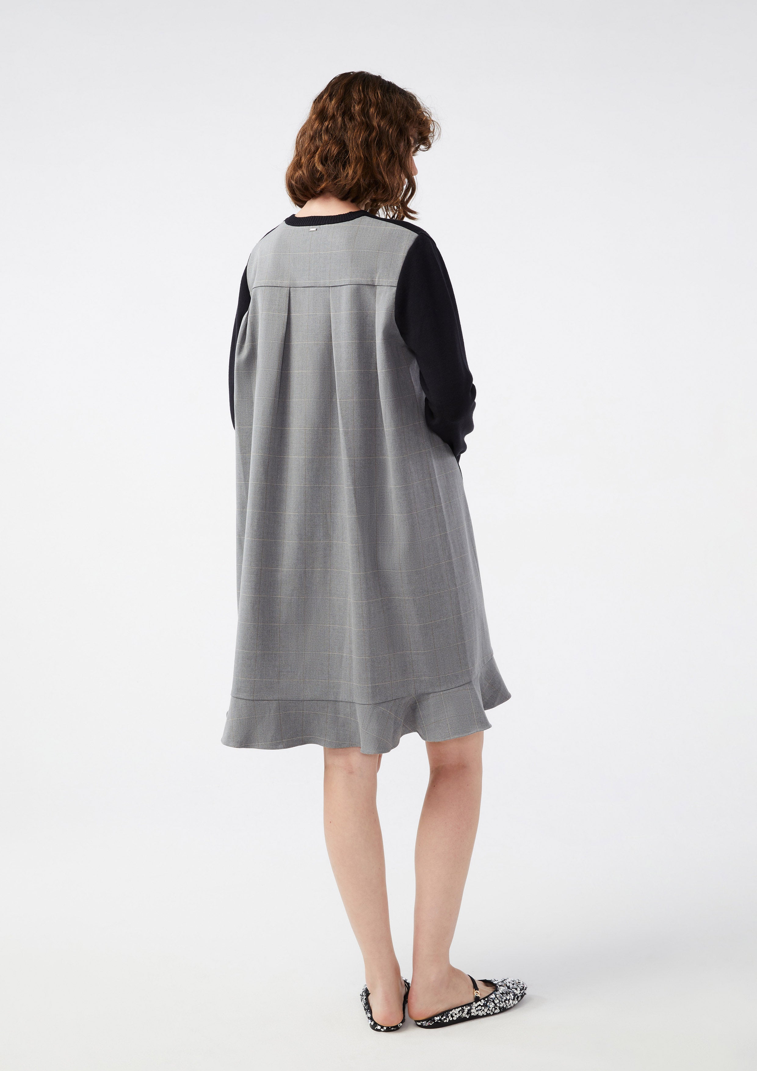 เดรสสั้นเลเยอร์แขนยาว