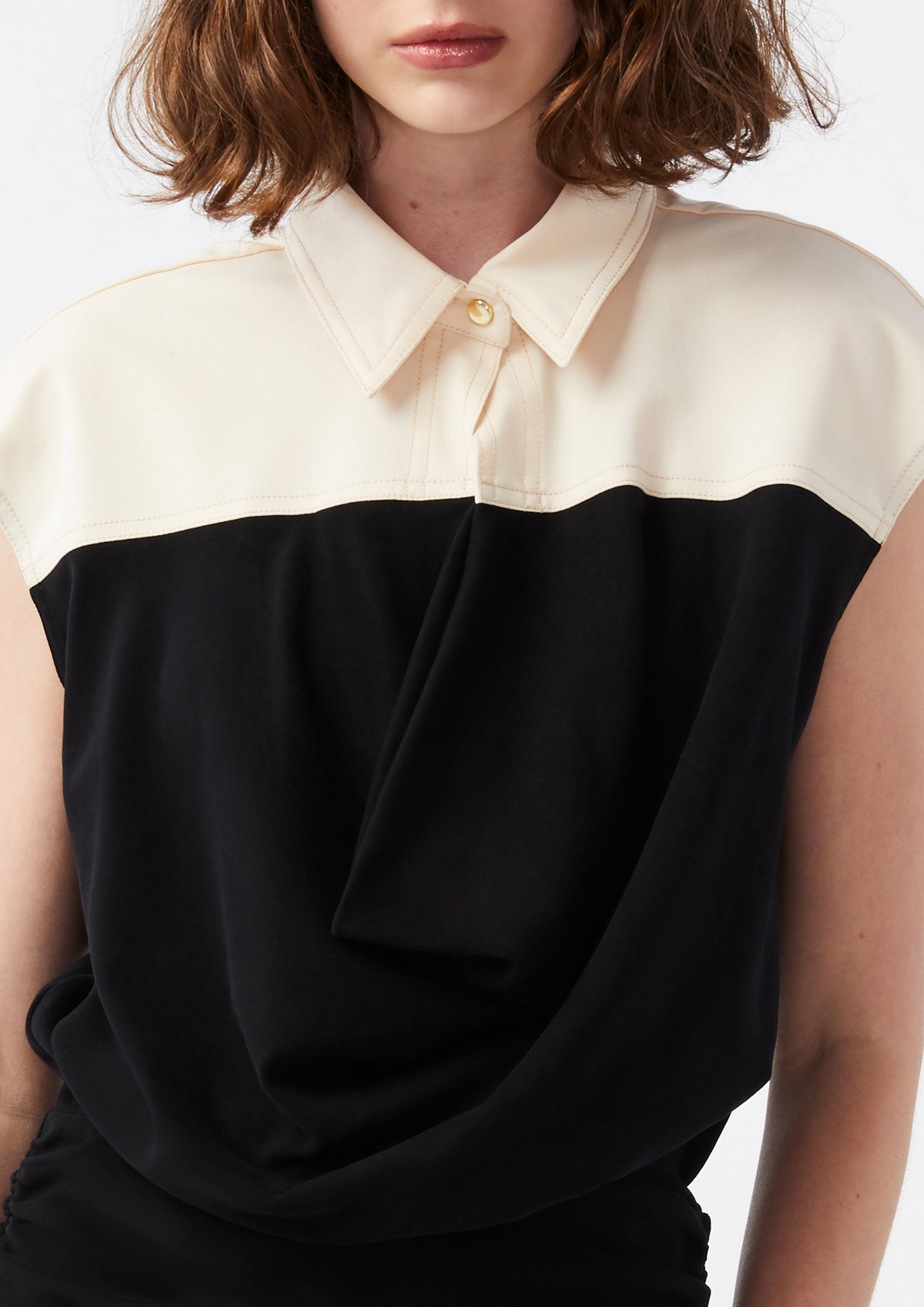 เดรสคลุมเข่าปกคอเสื้อจับถ่วง