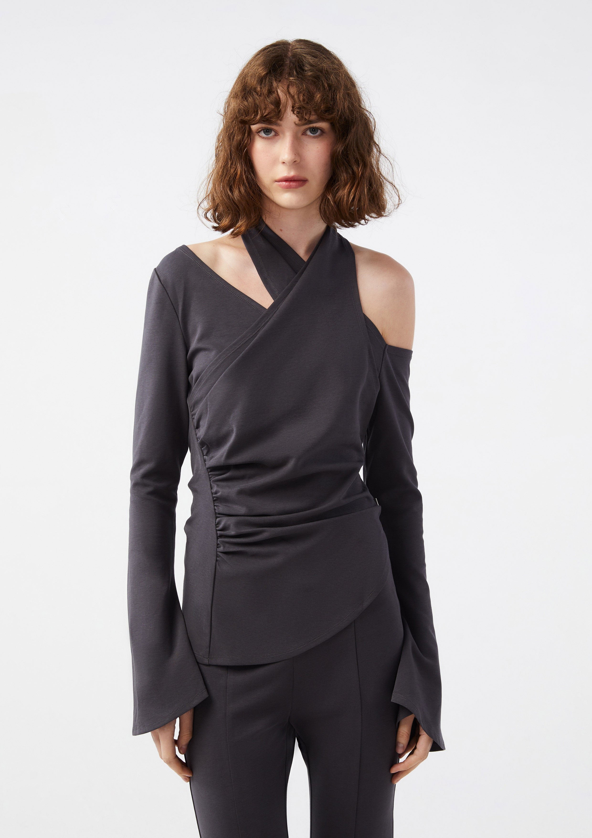 เสื้อคล้องคอเลเยอร์แขนยาว