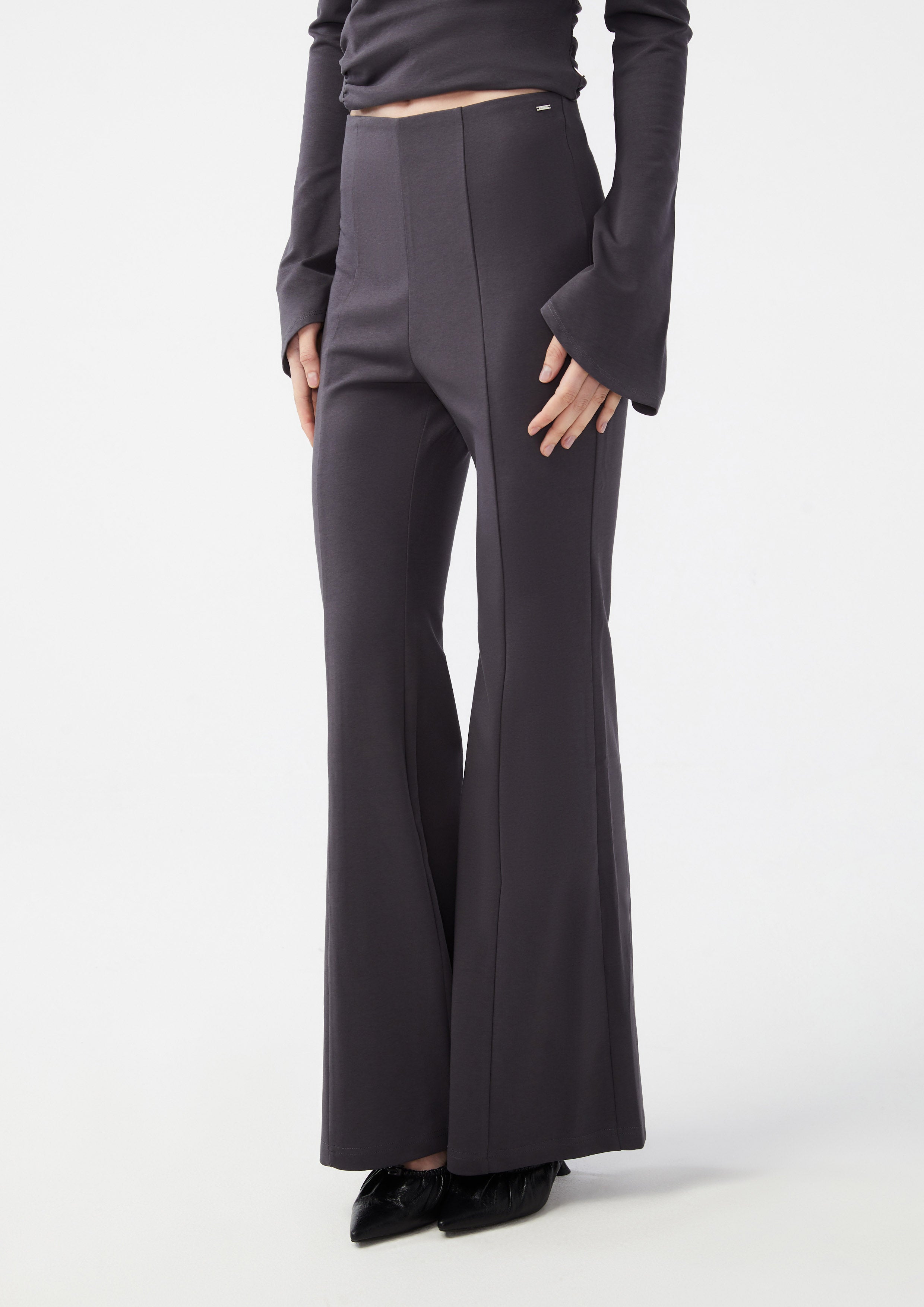 กางเกงขายาวปลายขาระบาย