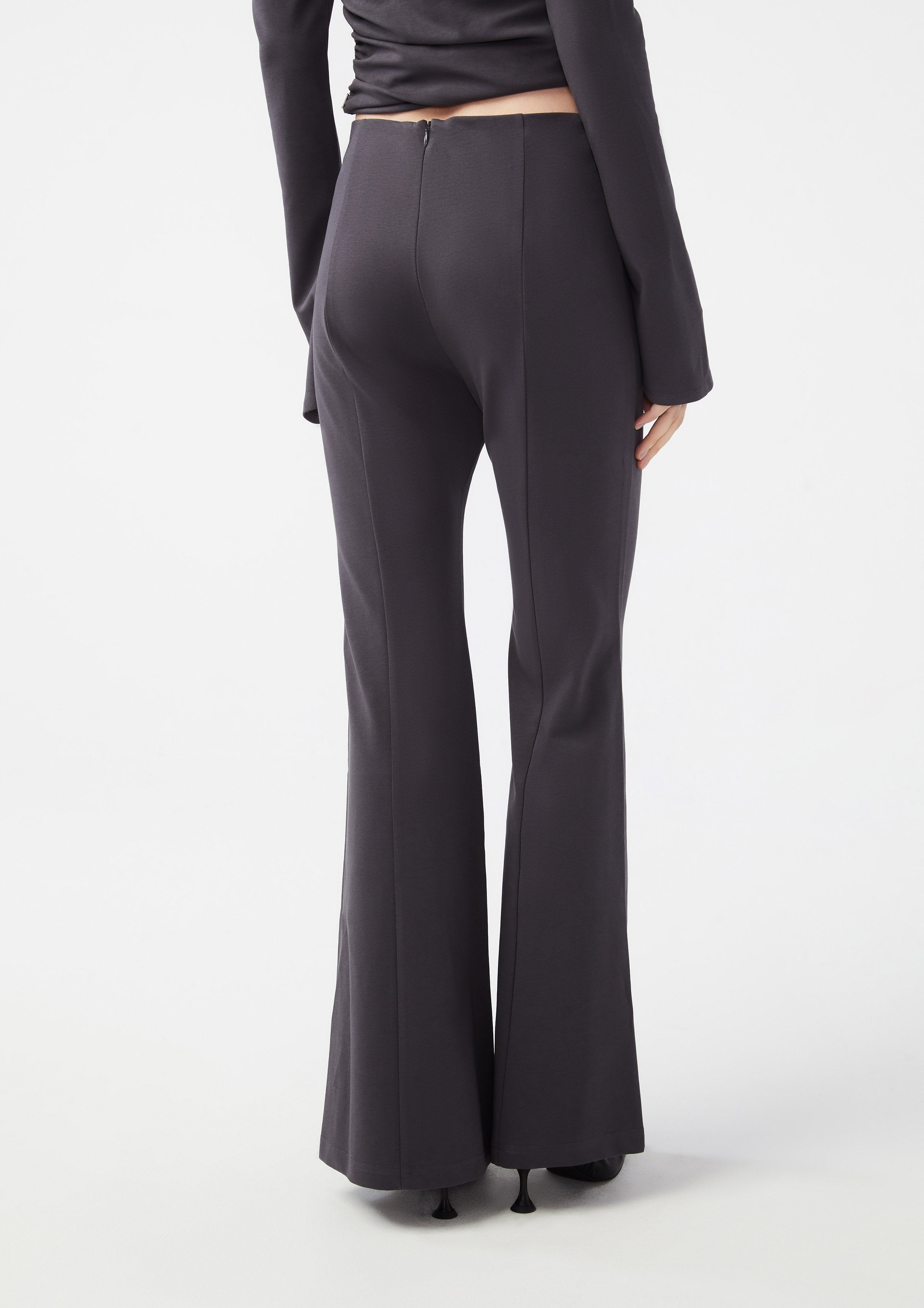 กางเกงขายาวปลายขาระบาย