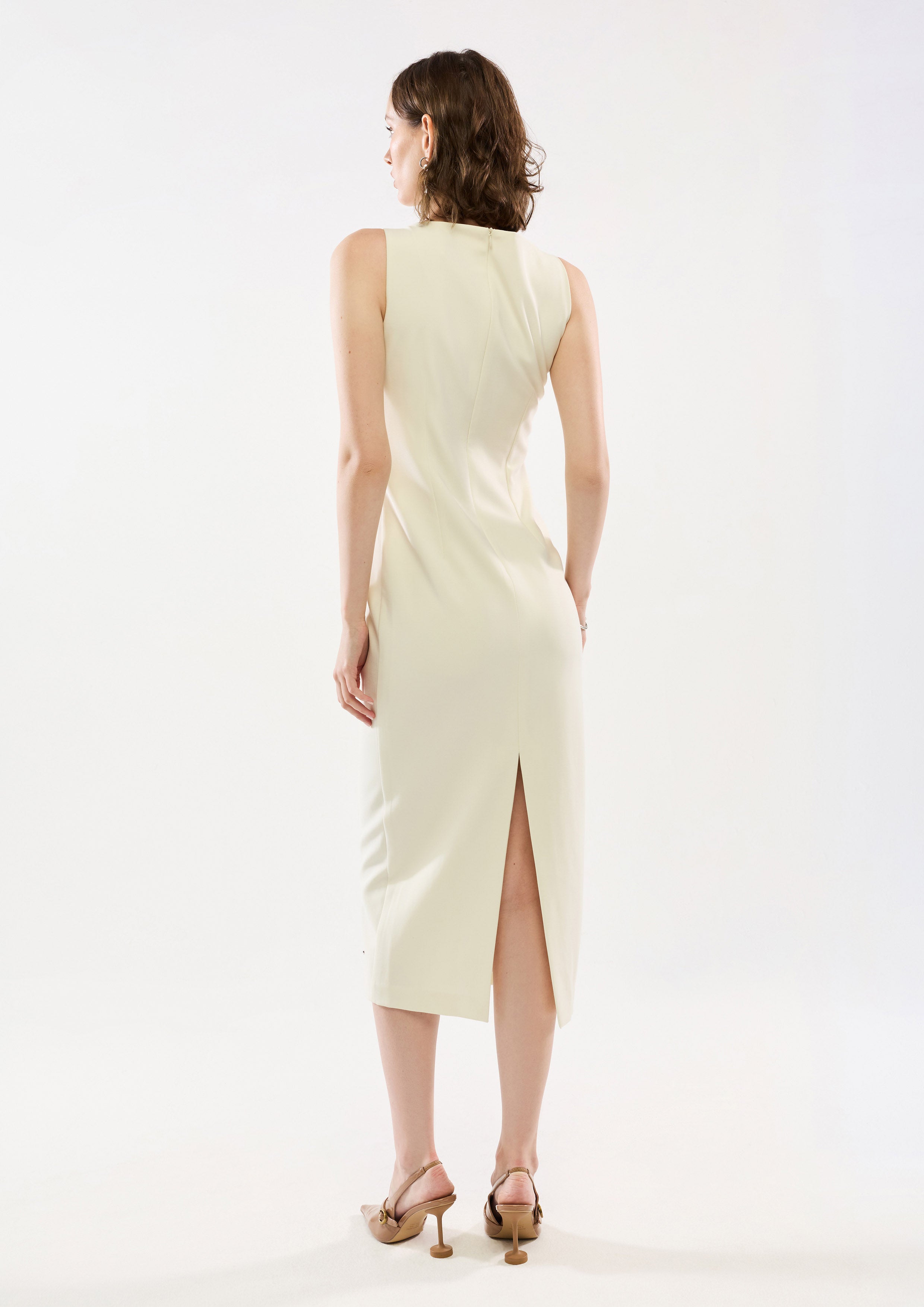 Cut-Out With Clip Sleeveless Midi Dress