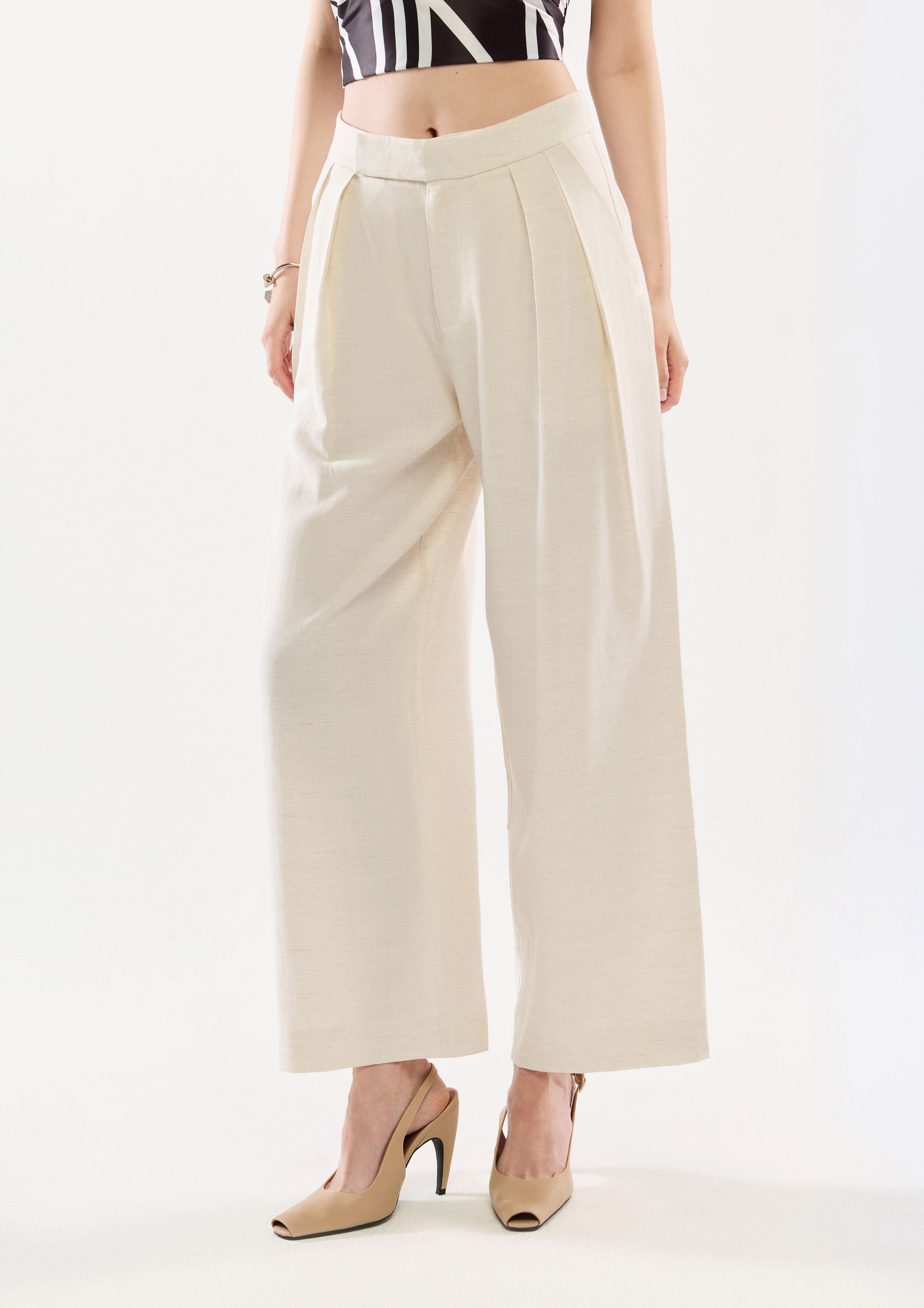 กางเกงขายาวเอวสูงแต่งจีบข้าง