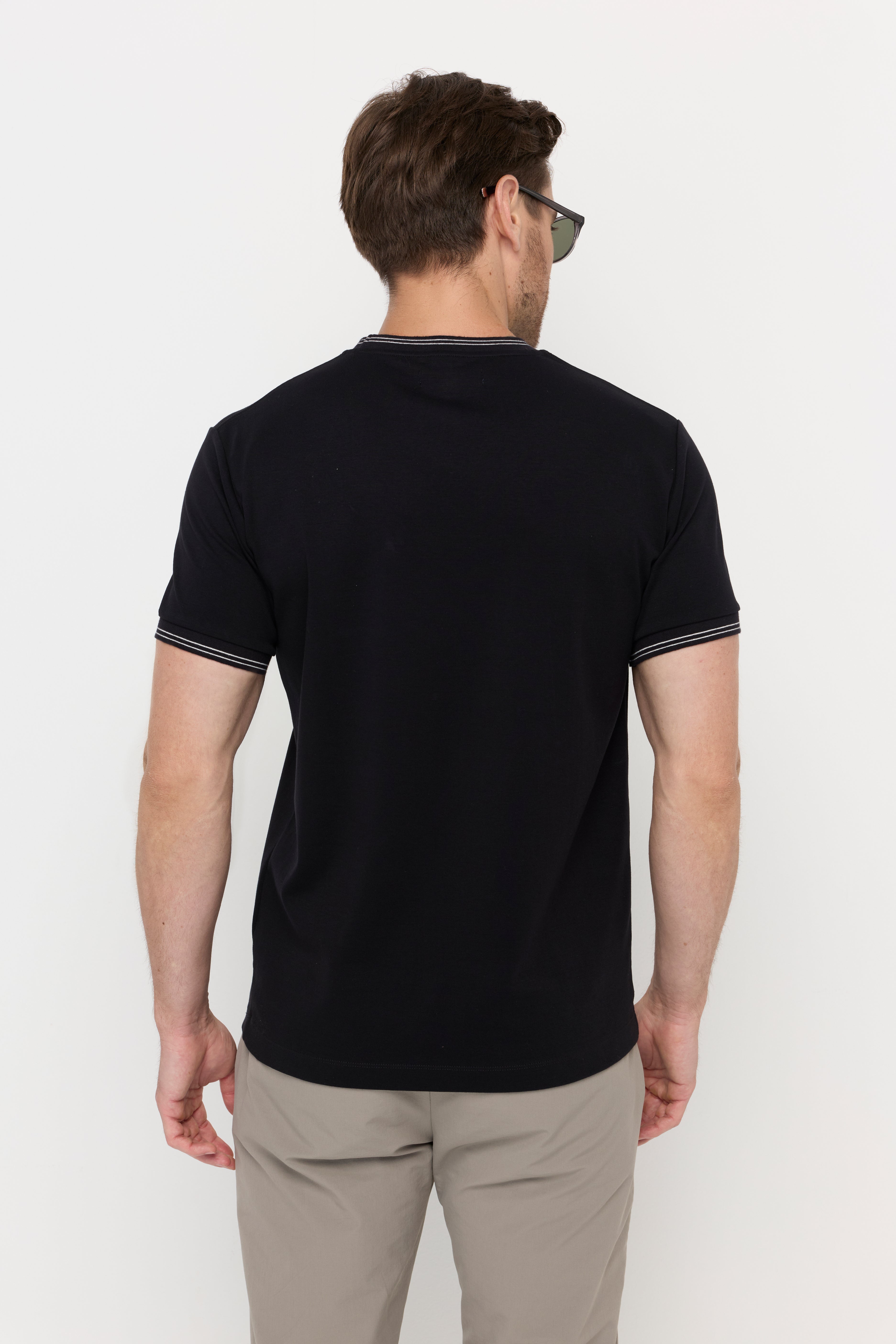 Signature Contrast Trim Crewneck Tee Black