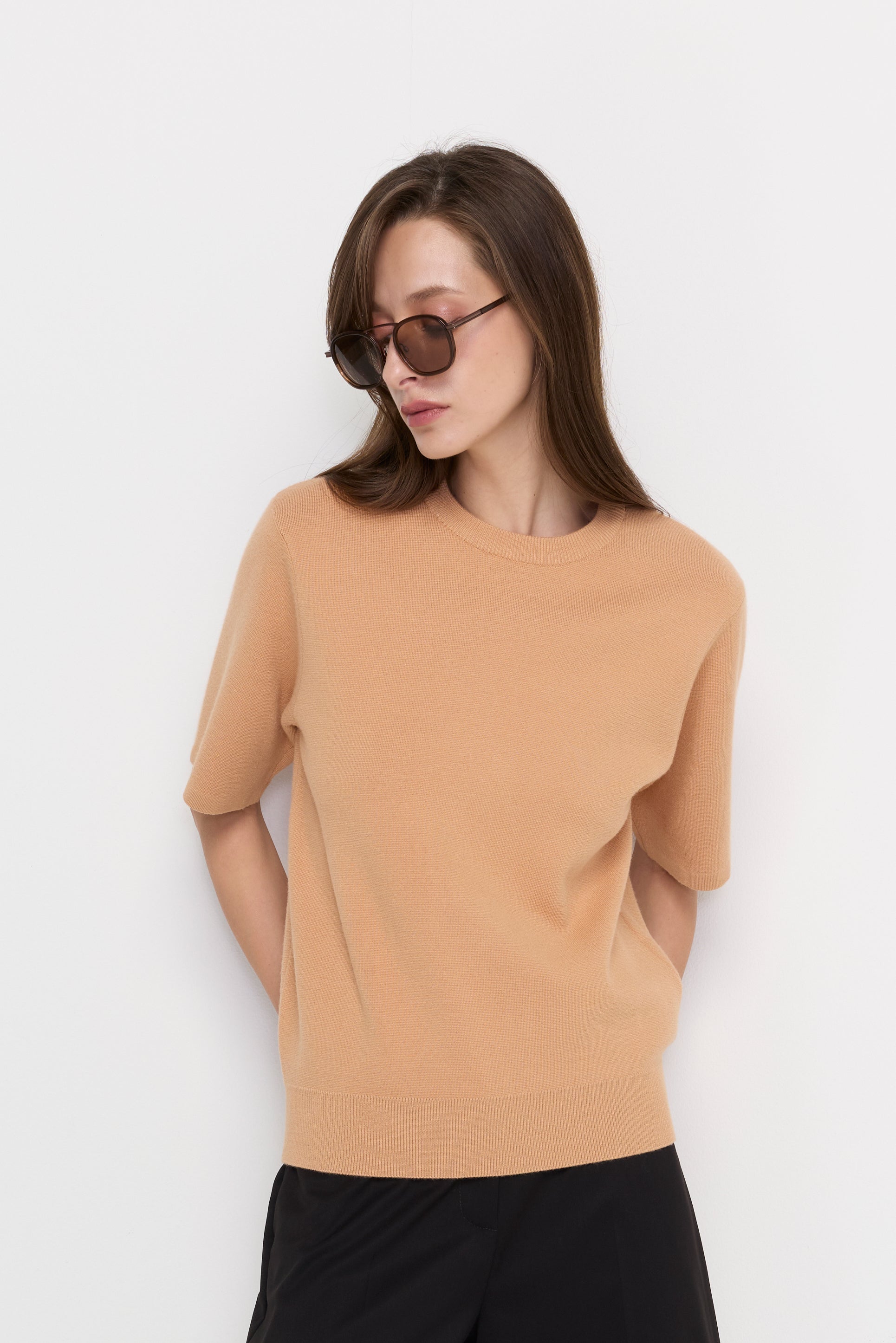 Classic Crew Neck Knit Top Brown