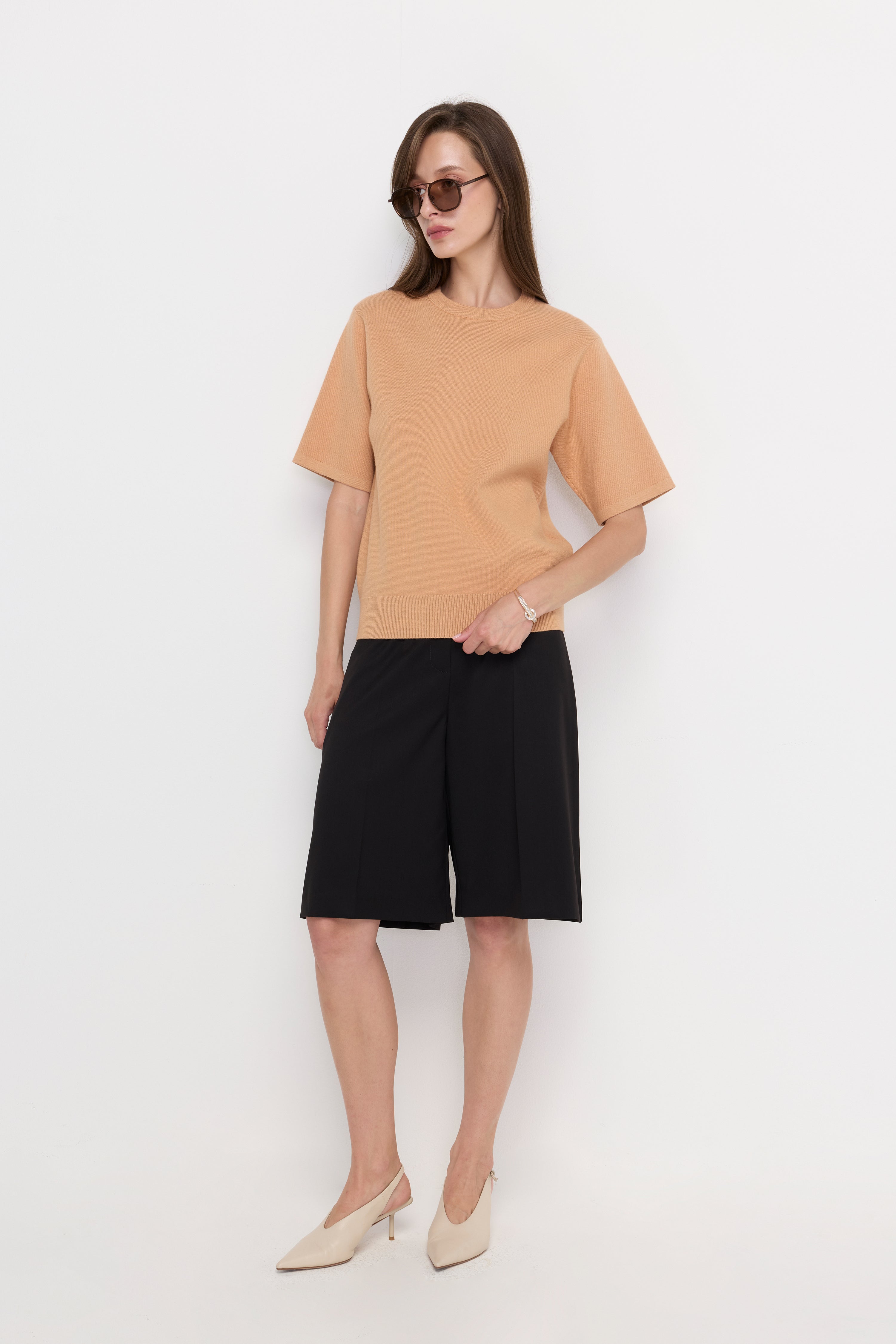 Classic Crew Neck Knit Top Brown