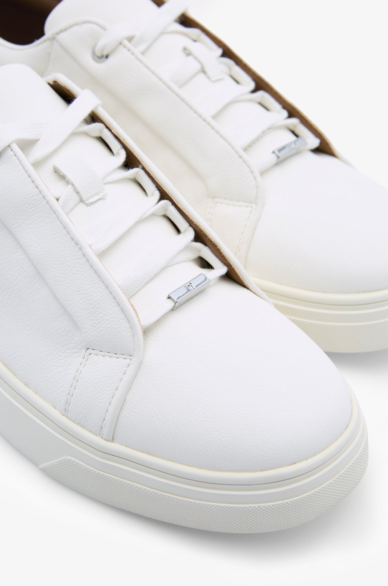 Grained Sneakers With Minimal Laces Off-White