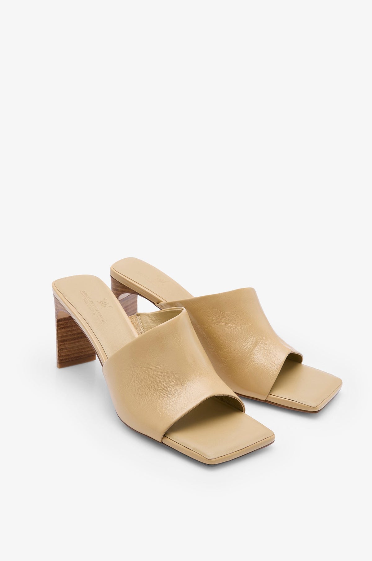 Minimal Leather Block Heels Beige