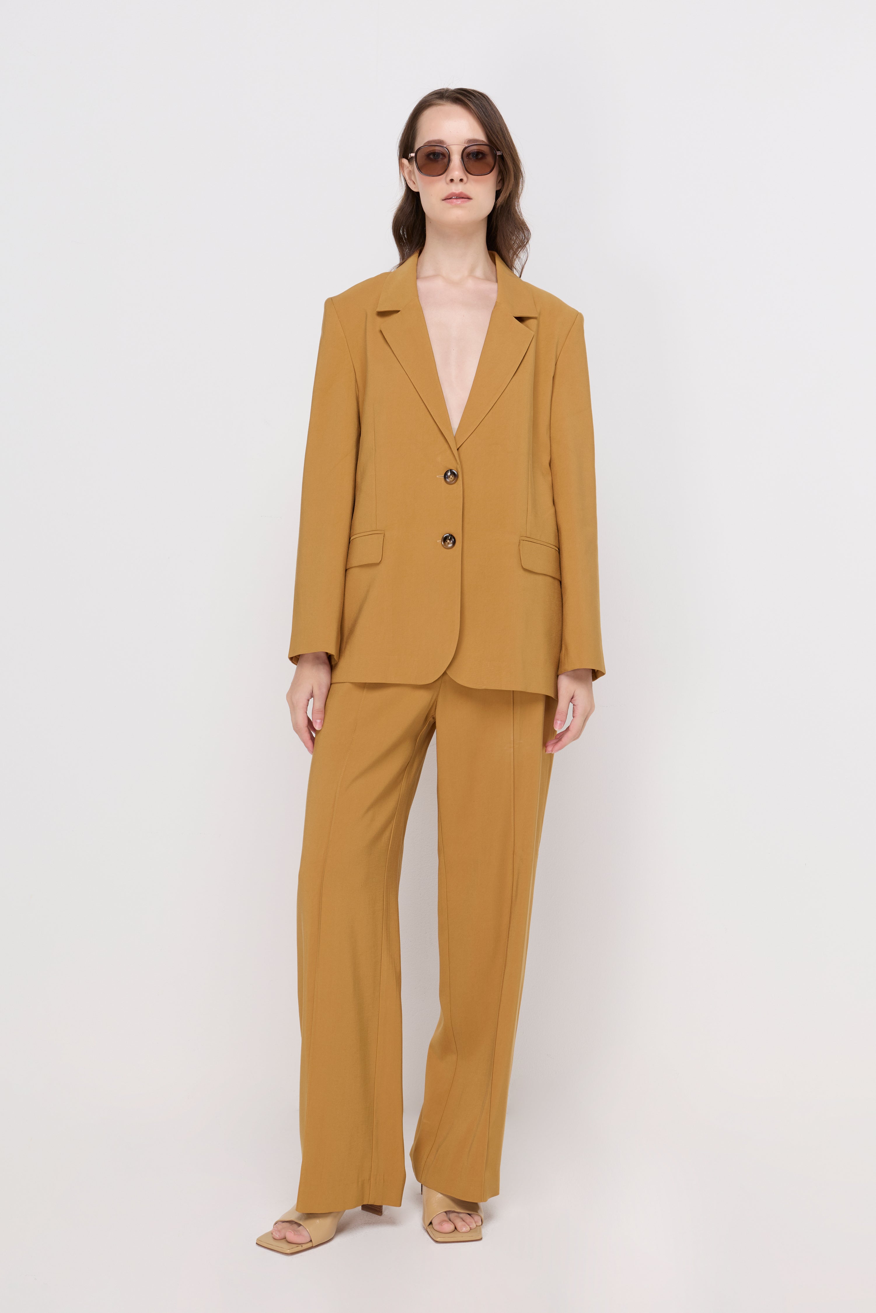 Tailored Single-Breasted Blazer Brown