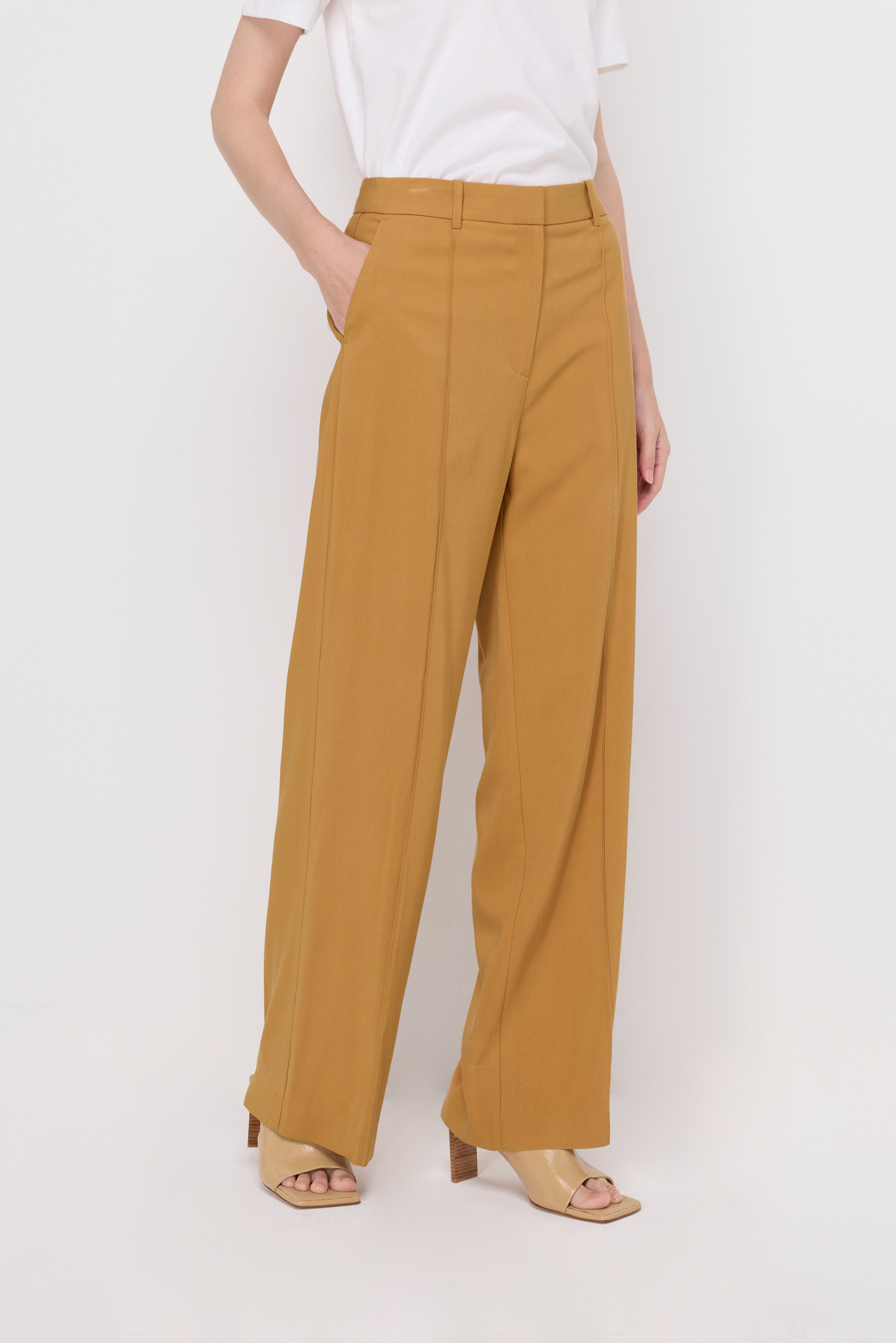 Tailored Wide-Leg Trousers Brown