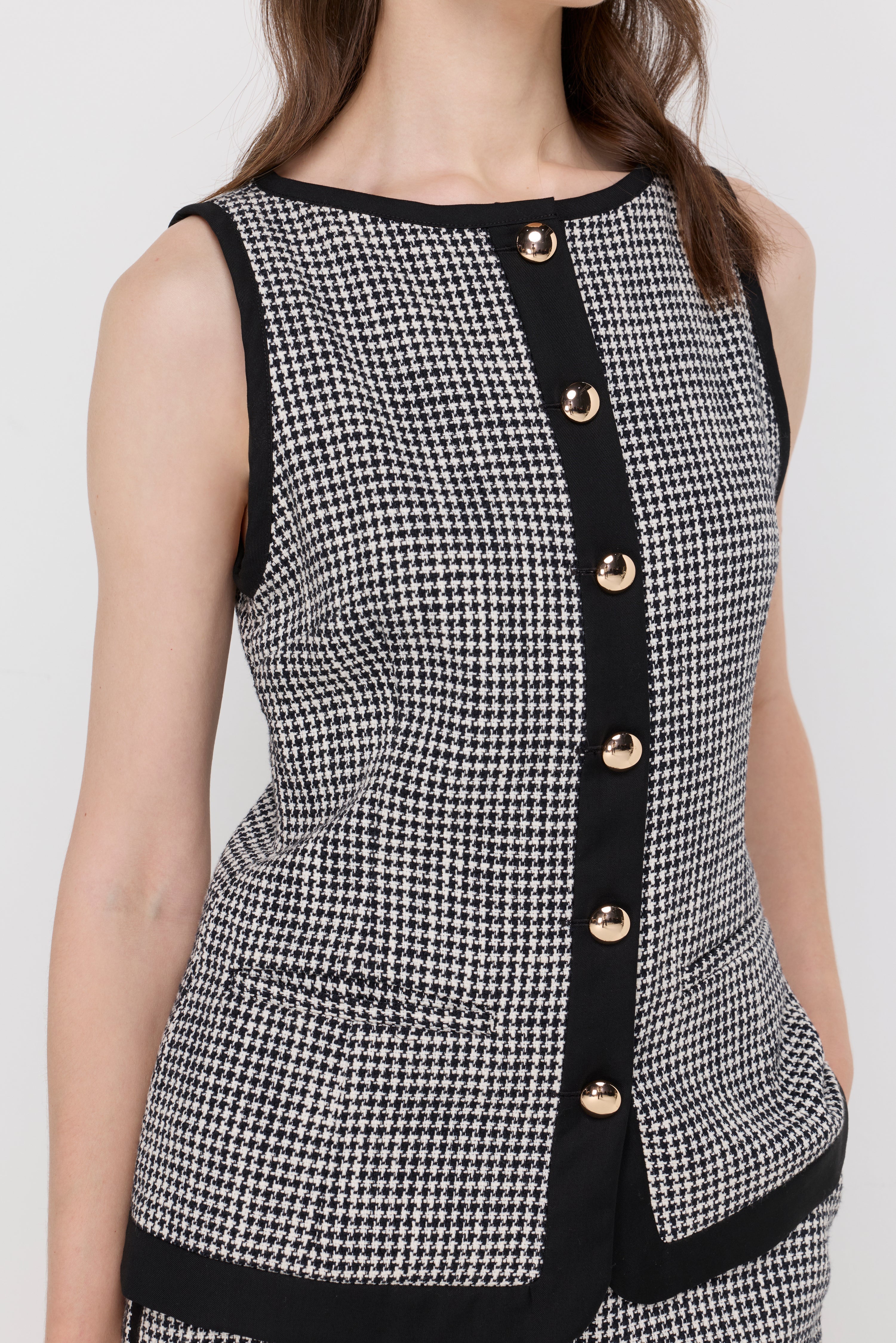 Houndstooth Contrast-Trim Vest Top Check Black