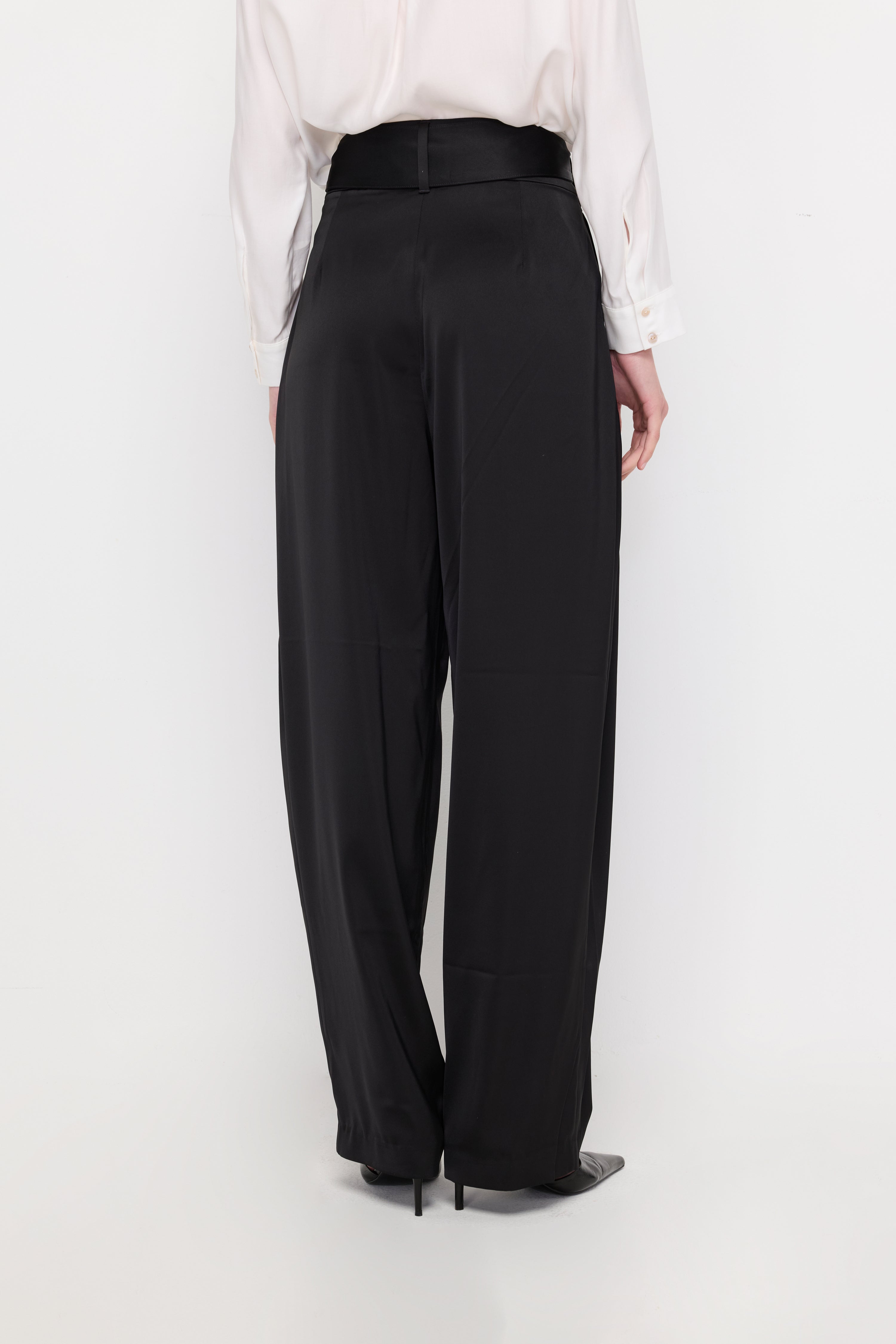 Double-Ring Belted Wide-Leg Trousers Black