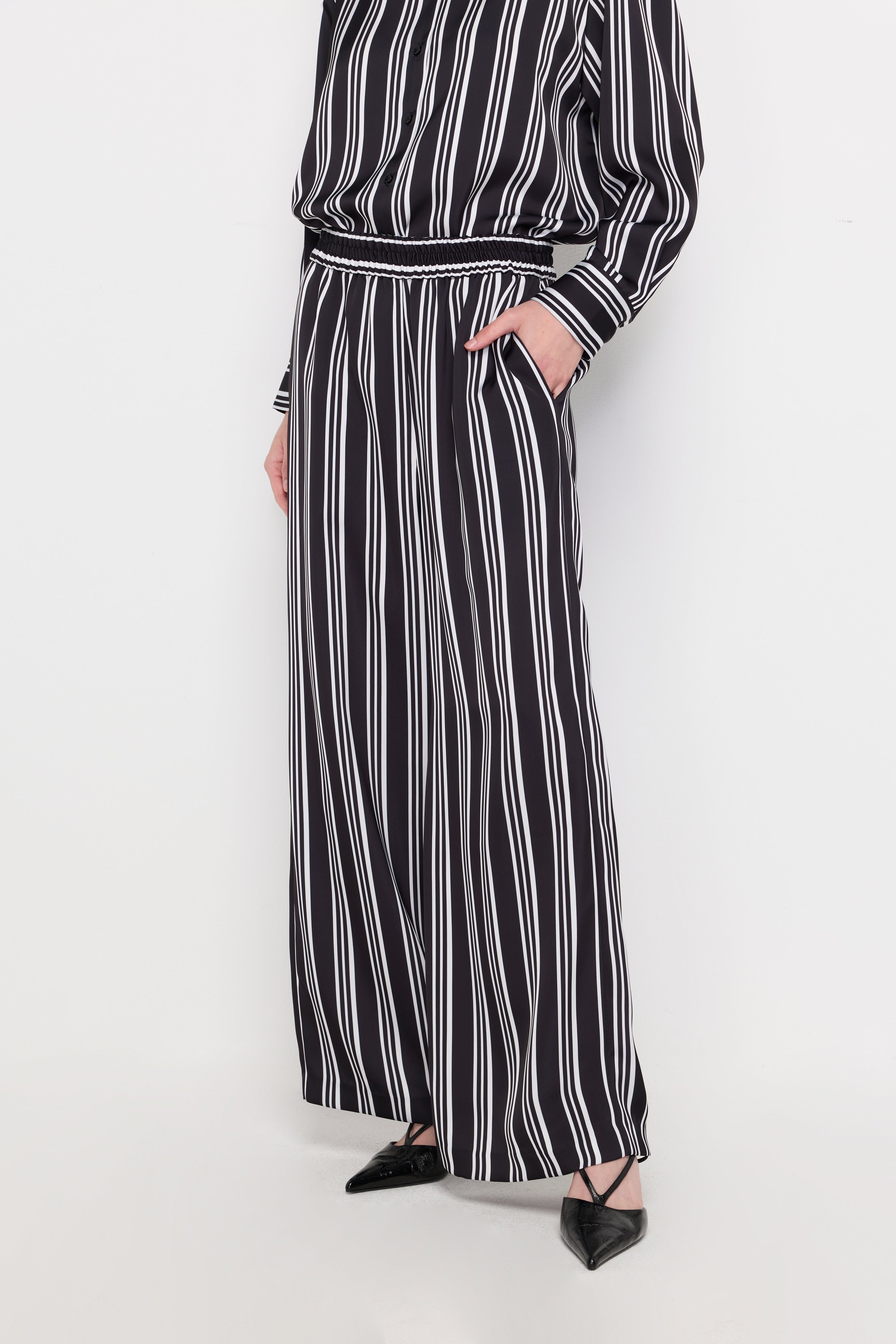 Bold Vertical Stripe Wide-Leg Trousers Striped Black