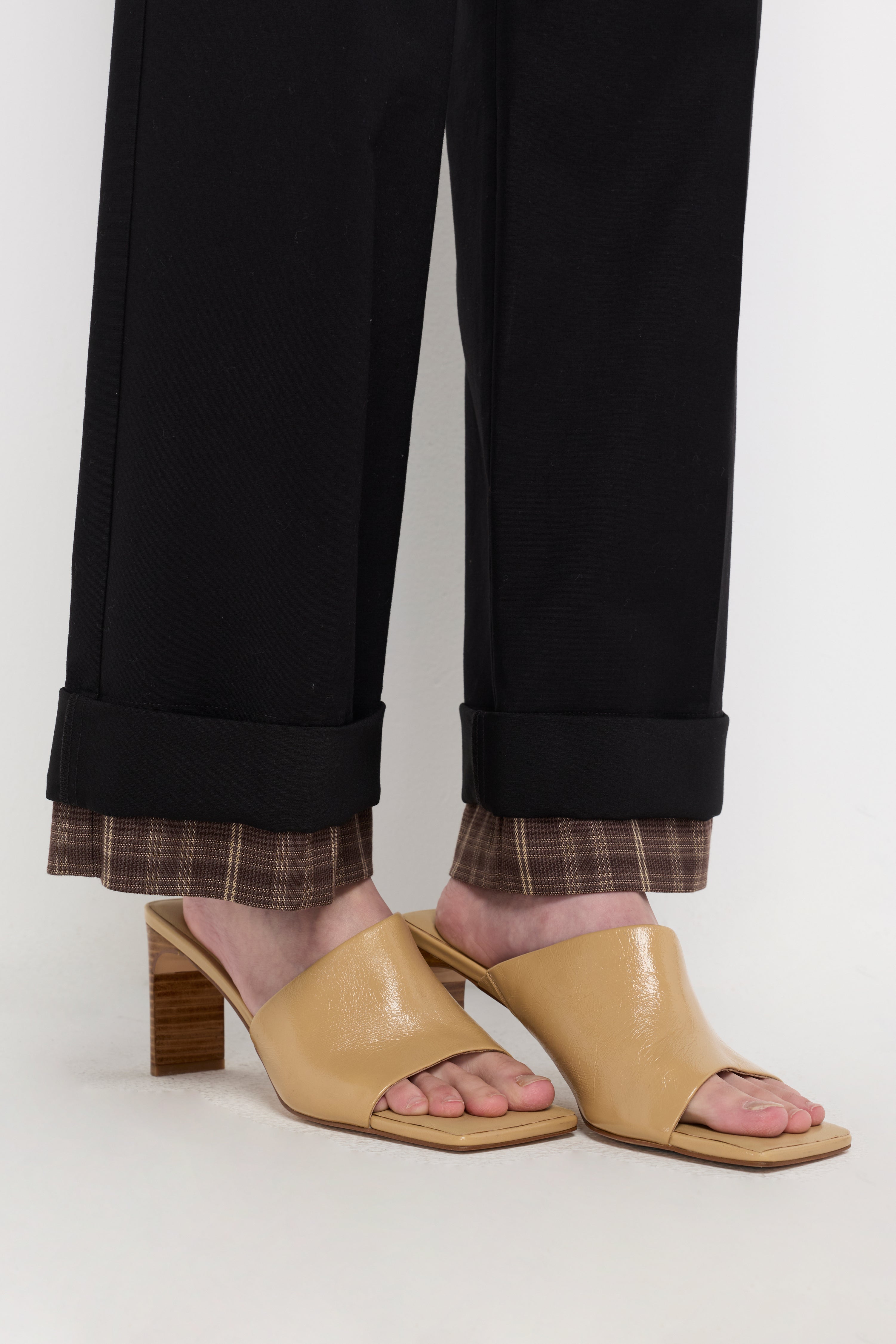 Contrast Cuff Tailored Trousers Black