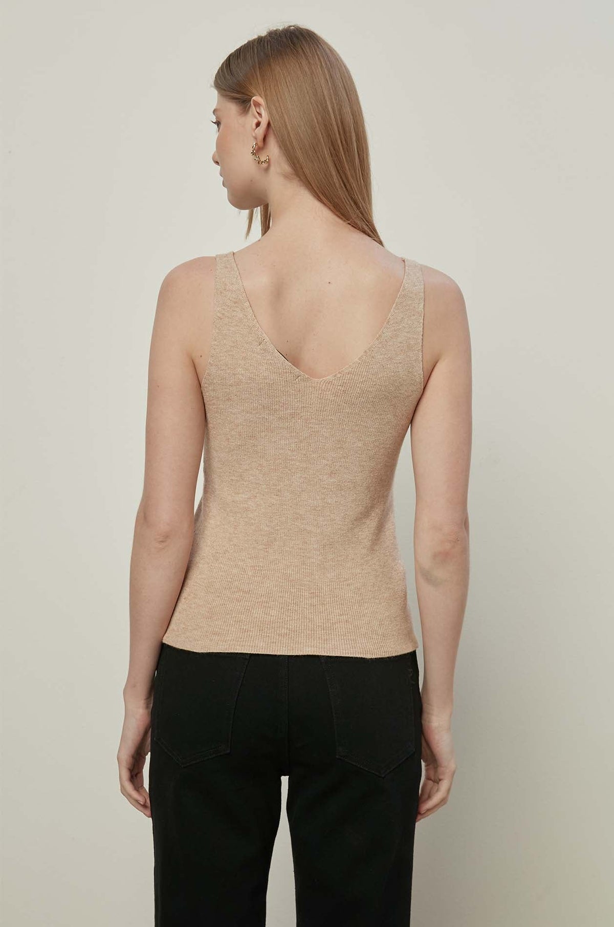 V-Neck Cami Top Top Dyed Beige