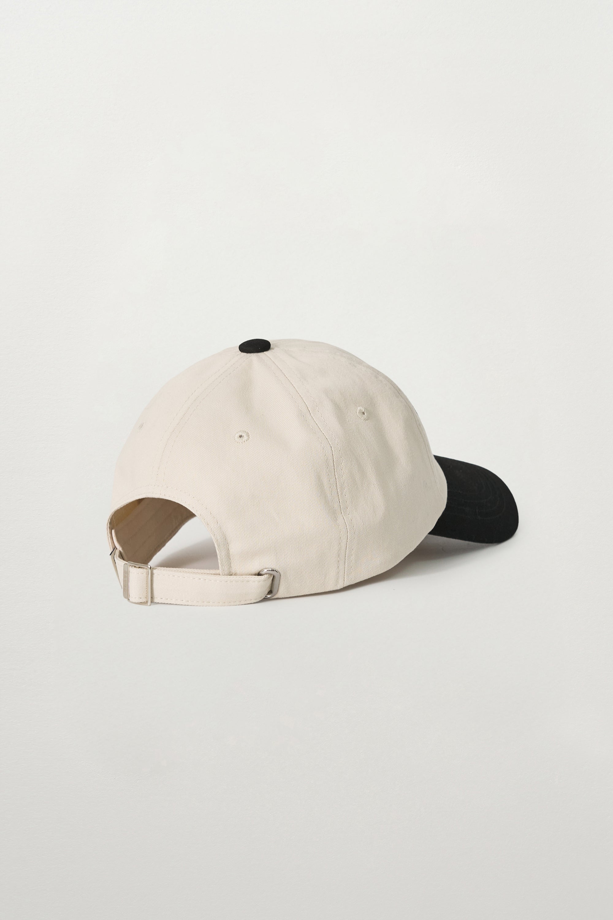 (U) Rope Embroidery Wappen Cap Cream