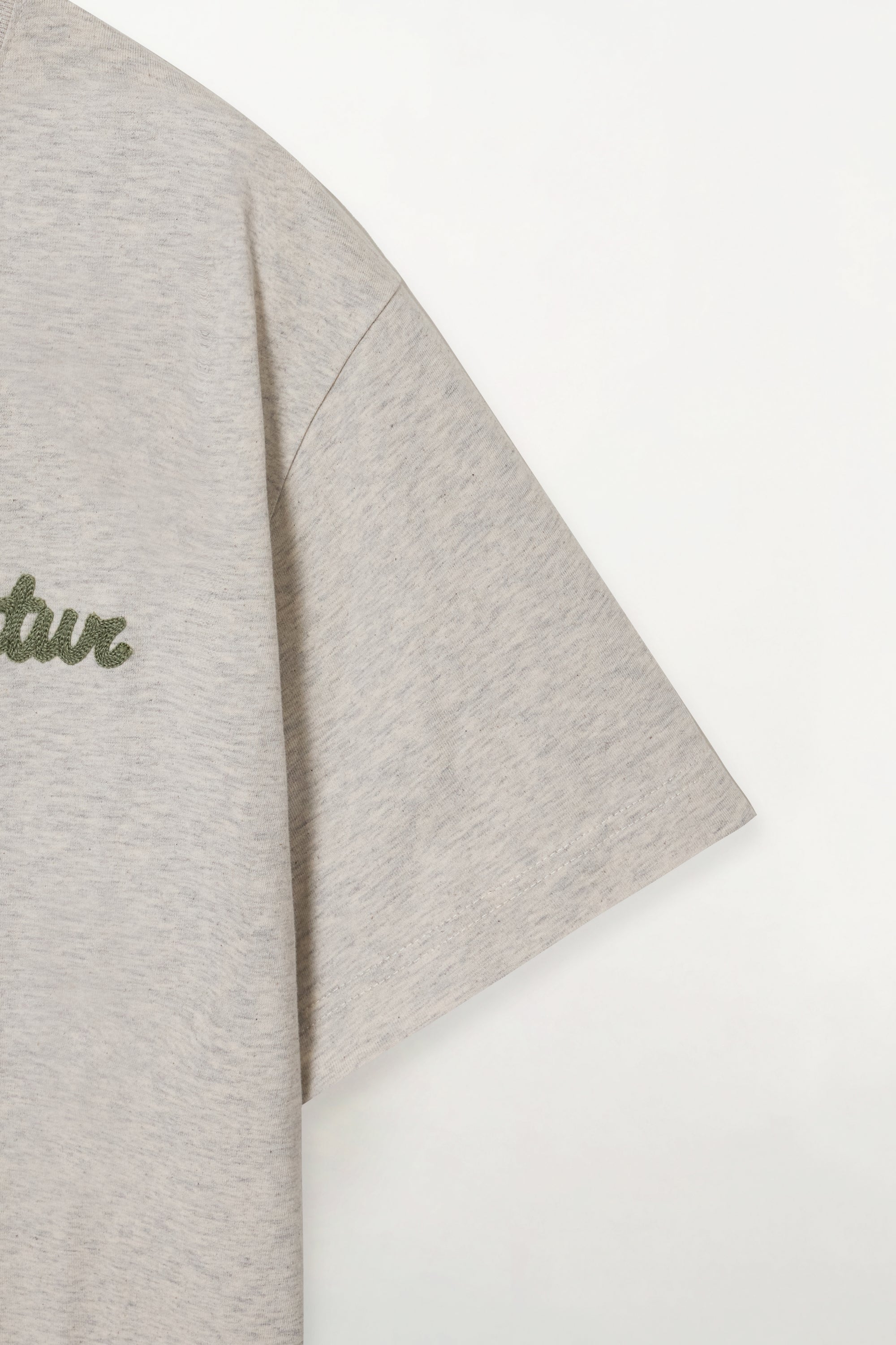 (U) Satur Font Small Logo Tee Oatmeal
