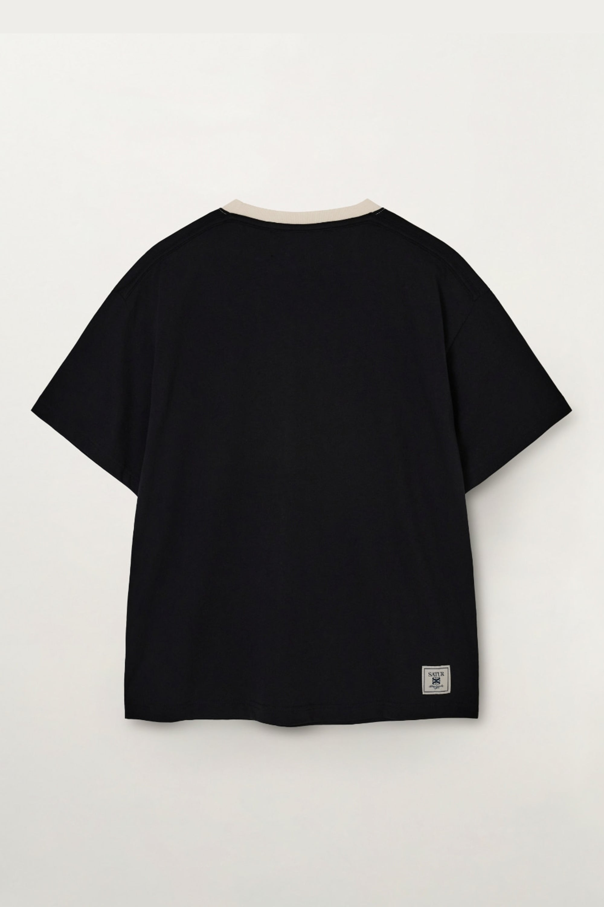 (U) Neck Point Bonvoyage Tee Black