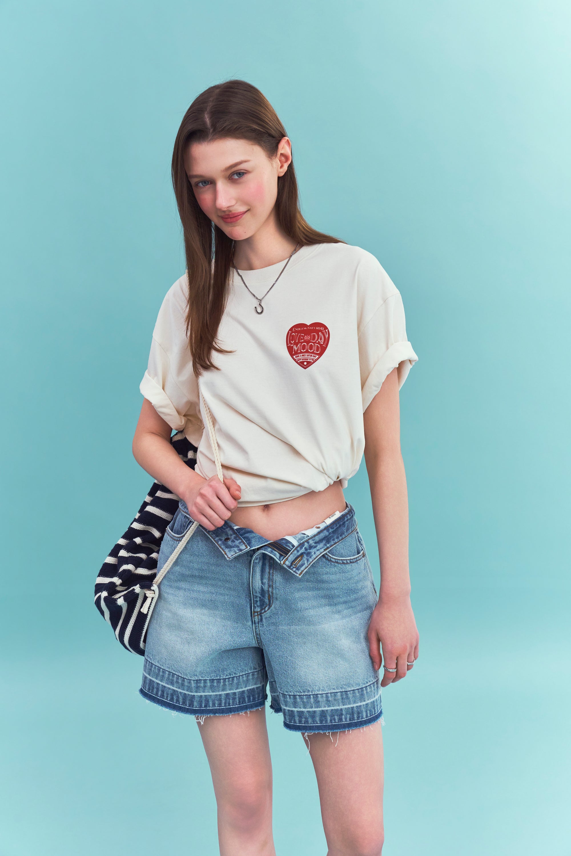 (U) Saturday Retro Mood Tee Cream