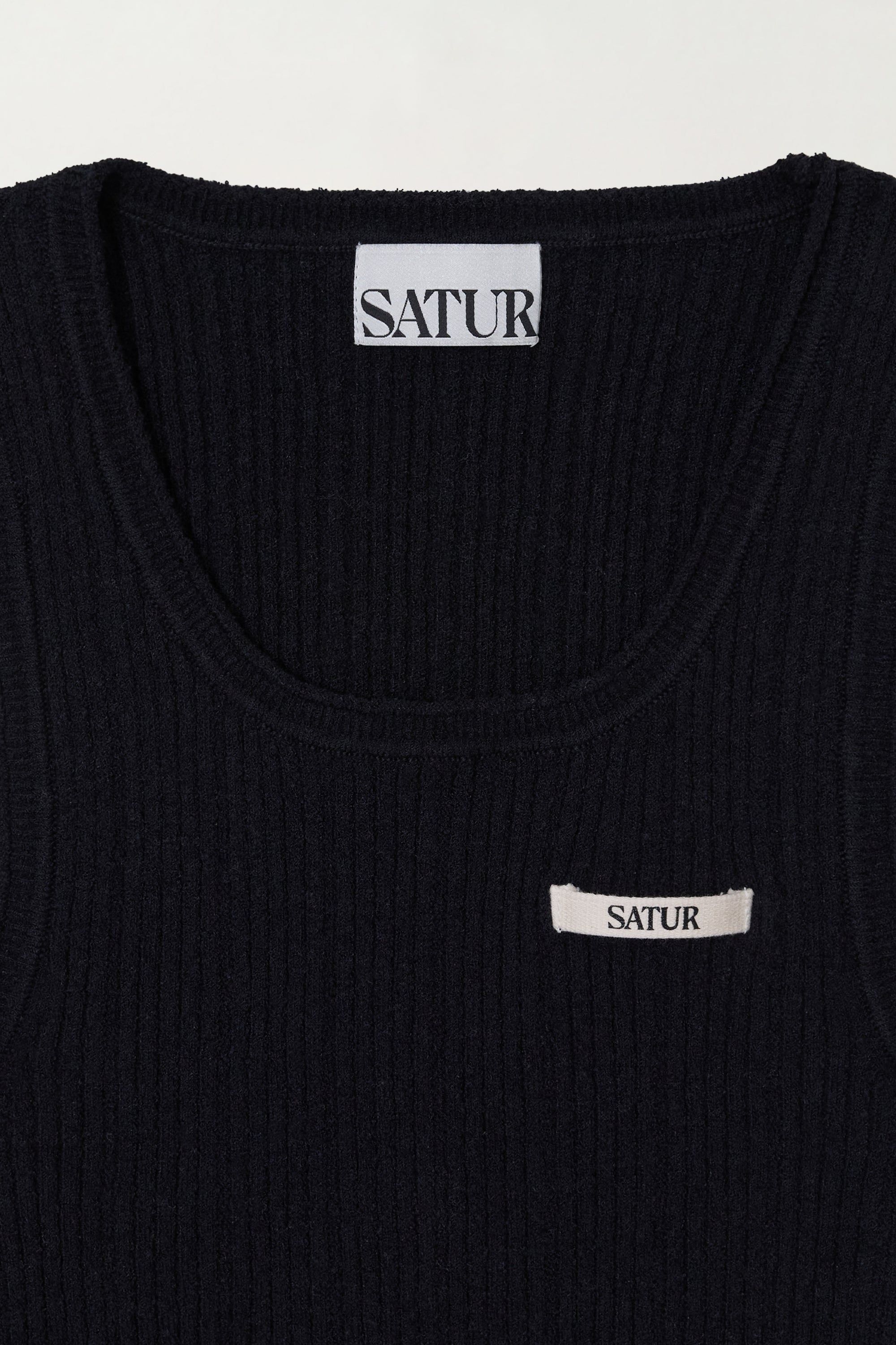 (W) Ribbed Sleeveless Tag Knit Black