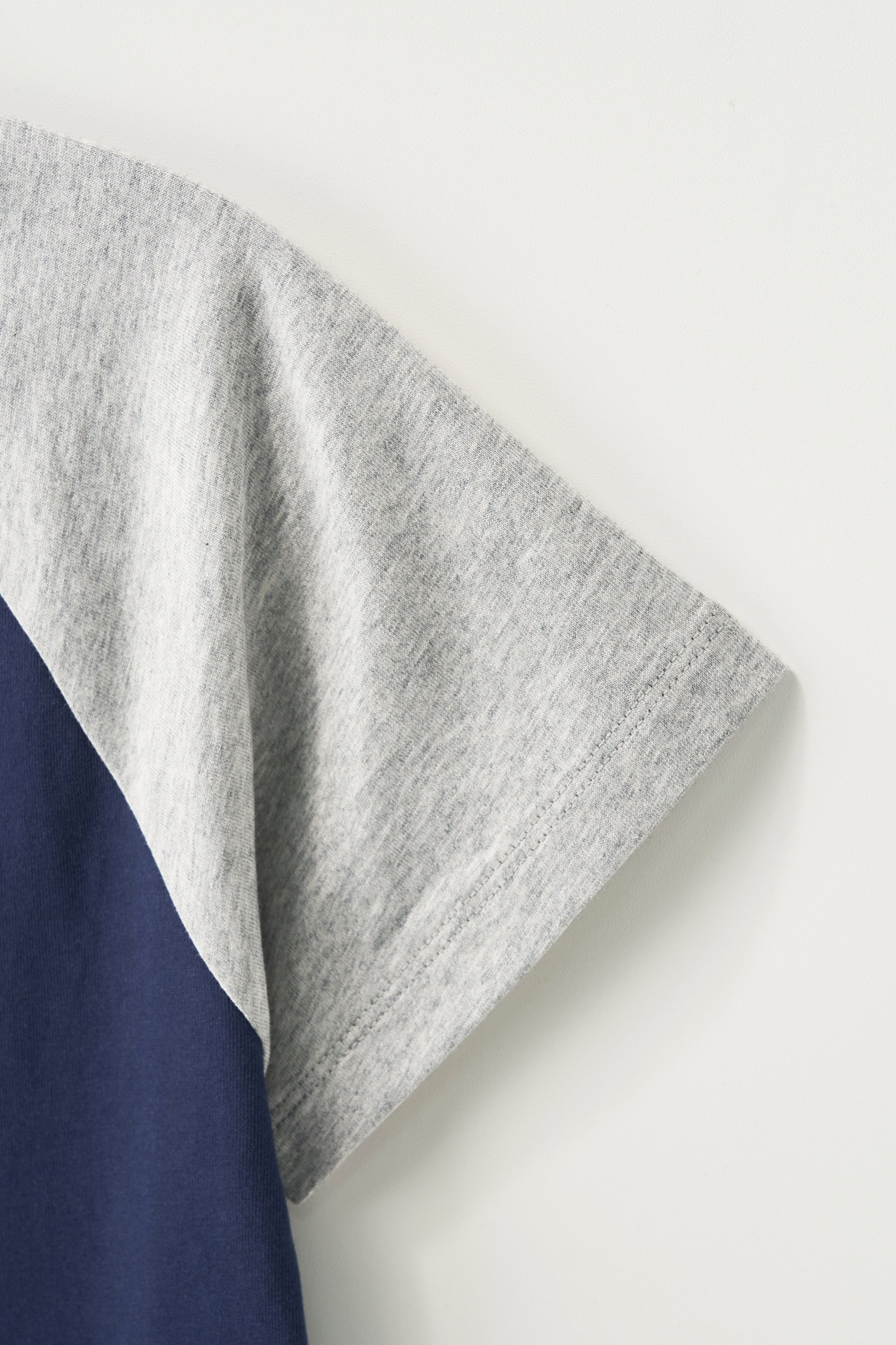 (W) Heart Raglan Tshirt Navy
